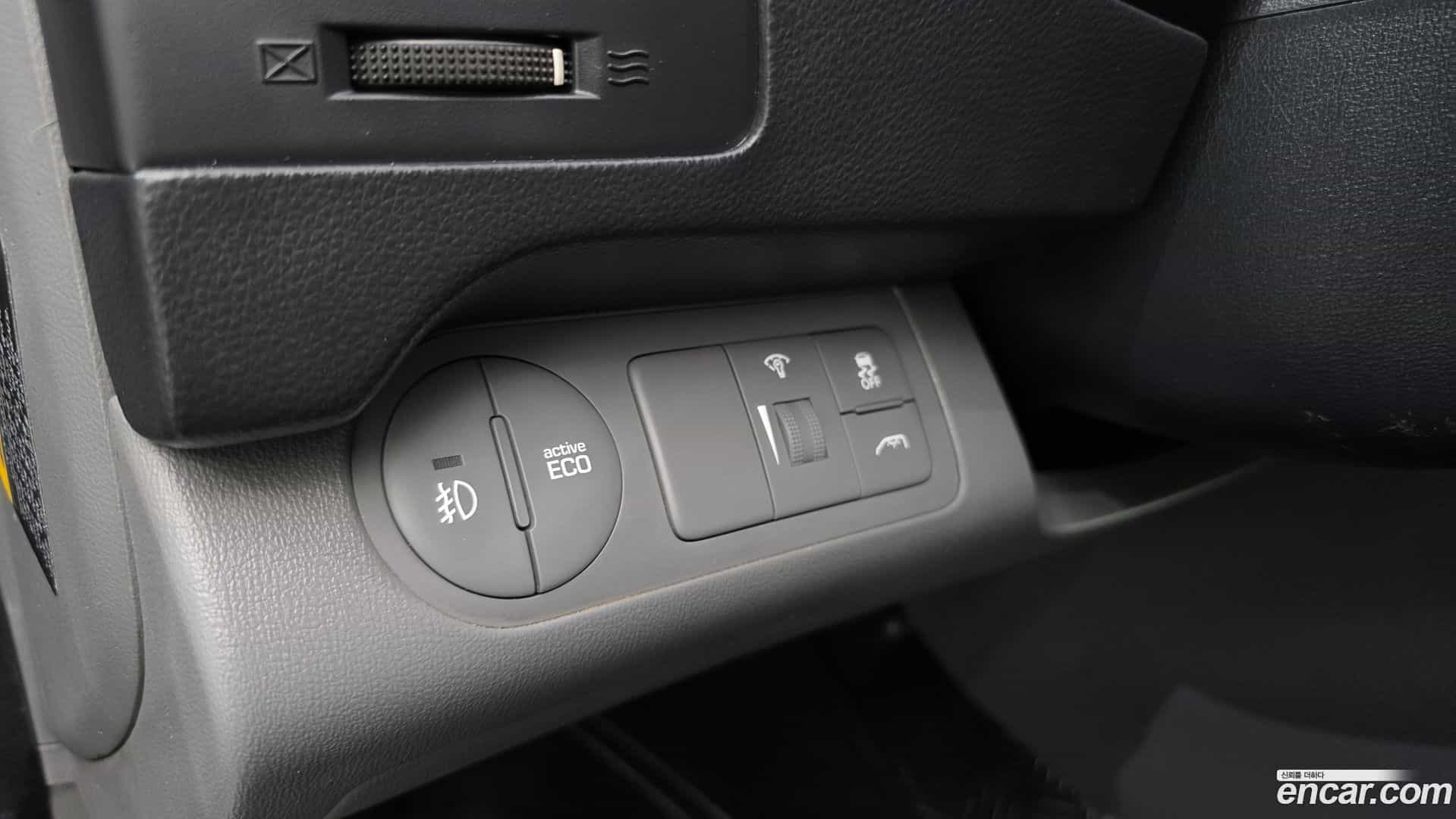 Starex Hyundai 2019.2-OPTION-018