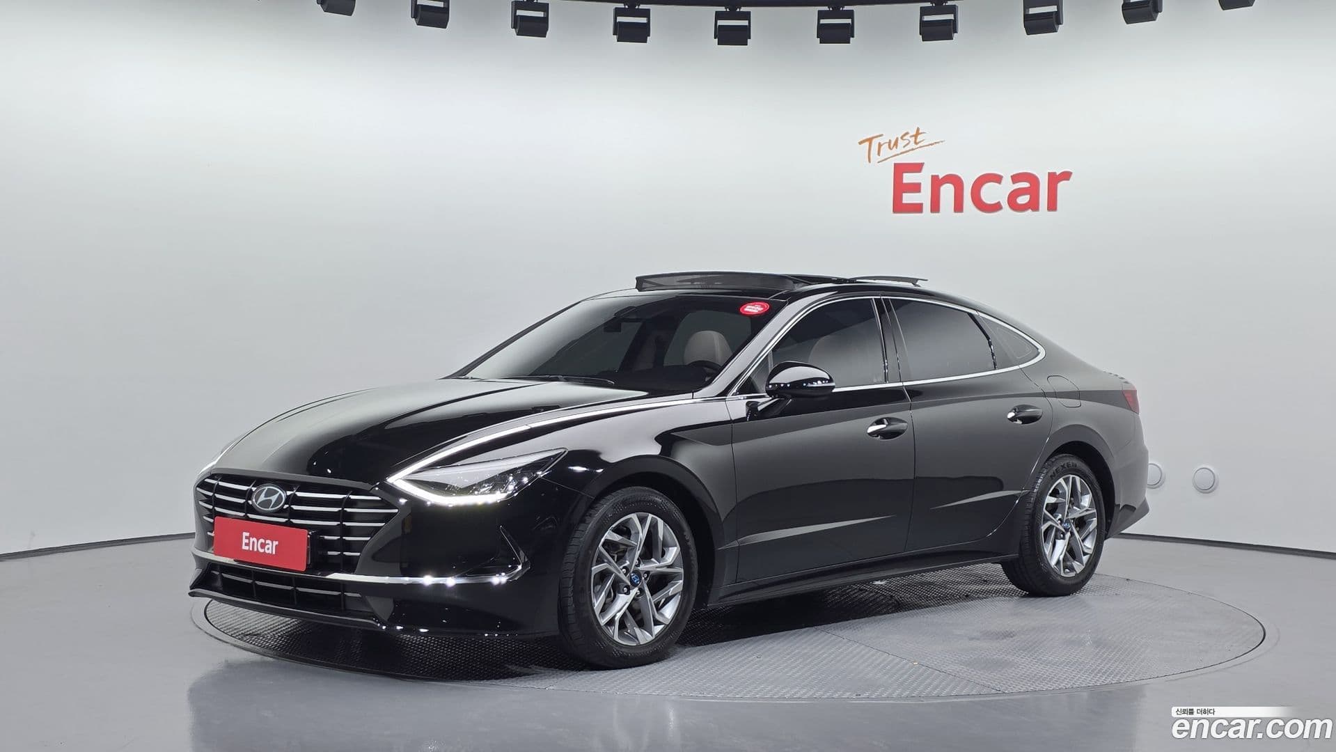 Main__Slider__Photo:Sonata Hyundai 2019.8-0