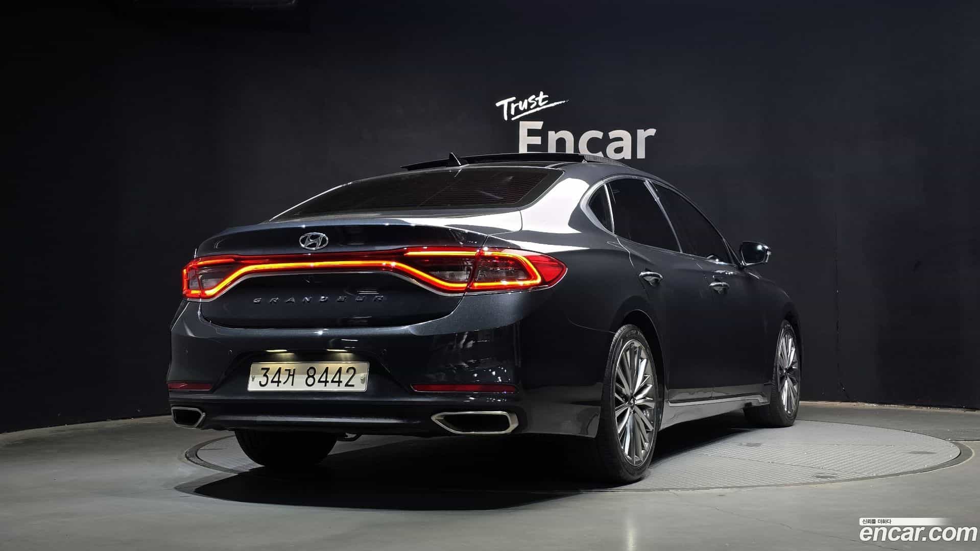 Grandeur Hyundai 2018.1-OUTER-002