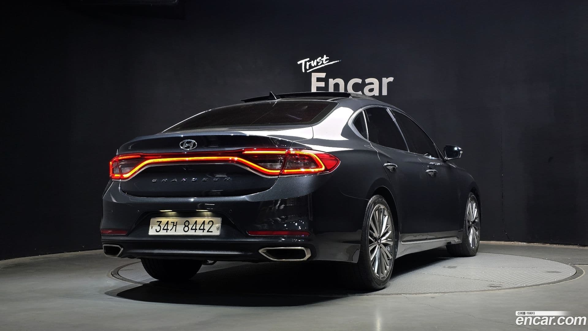Main__Slider__Photo:Grandeur Hyundai 2018.1-1