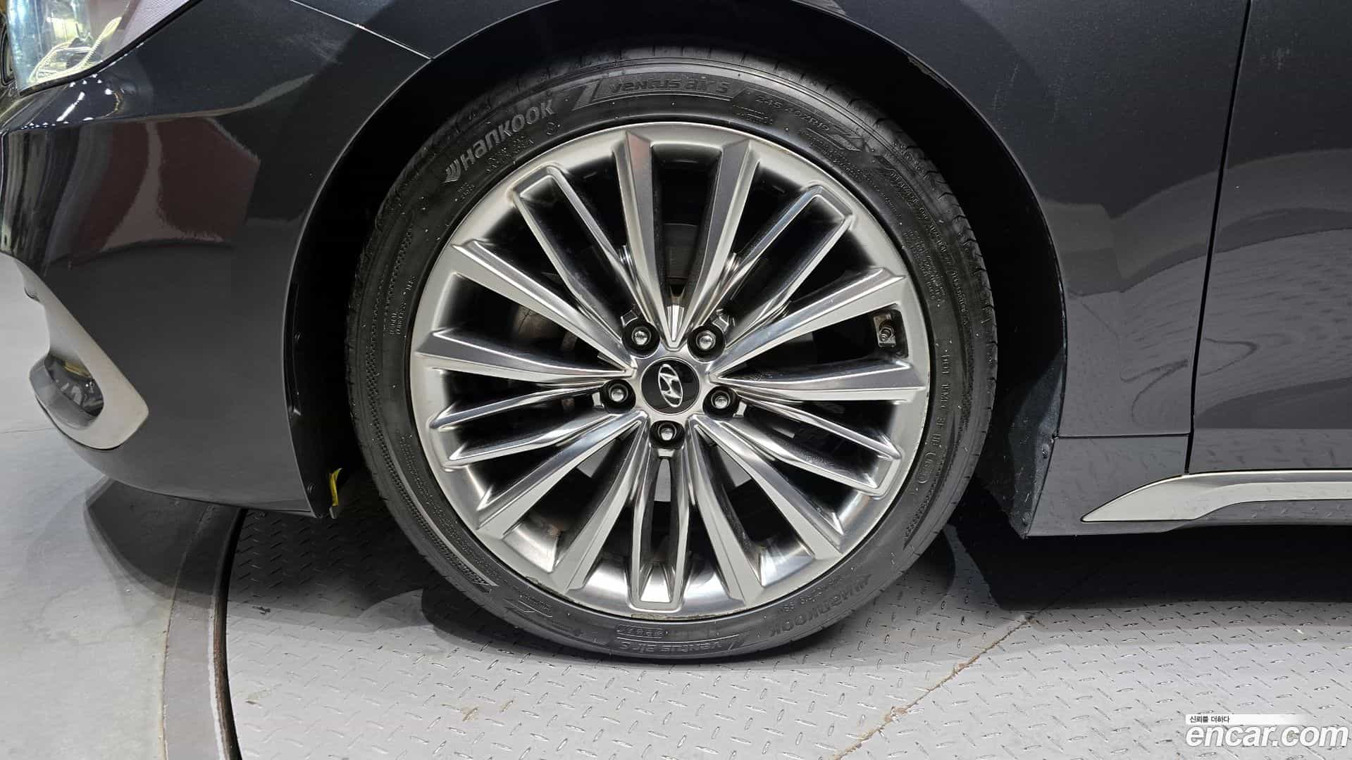 Grandeur Hyundai 2018.1-OUTER-005