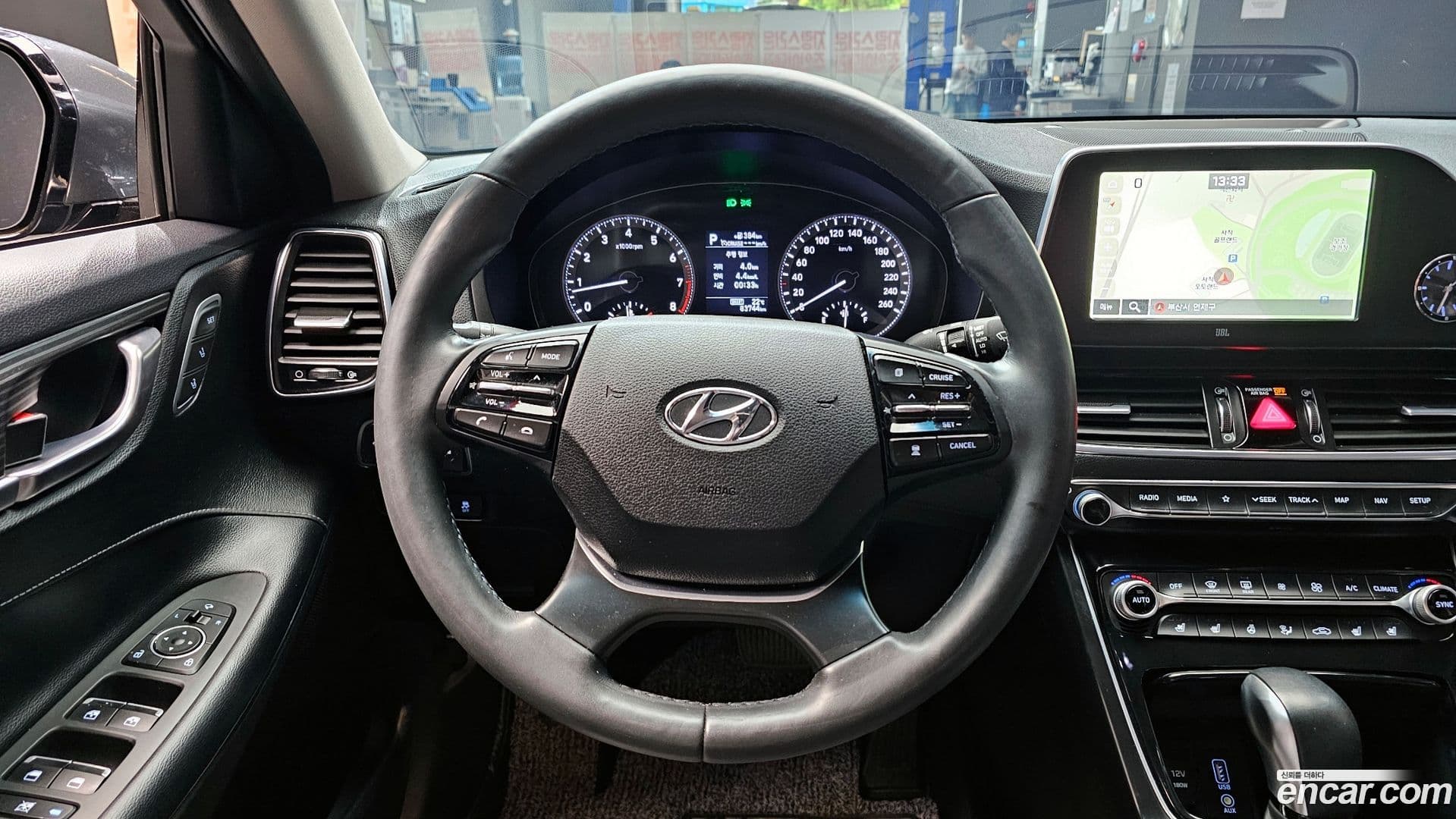 Main__Slider__Photo:Grandeur Hyundai 2018.1-12