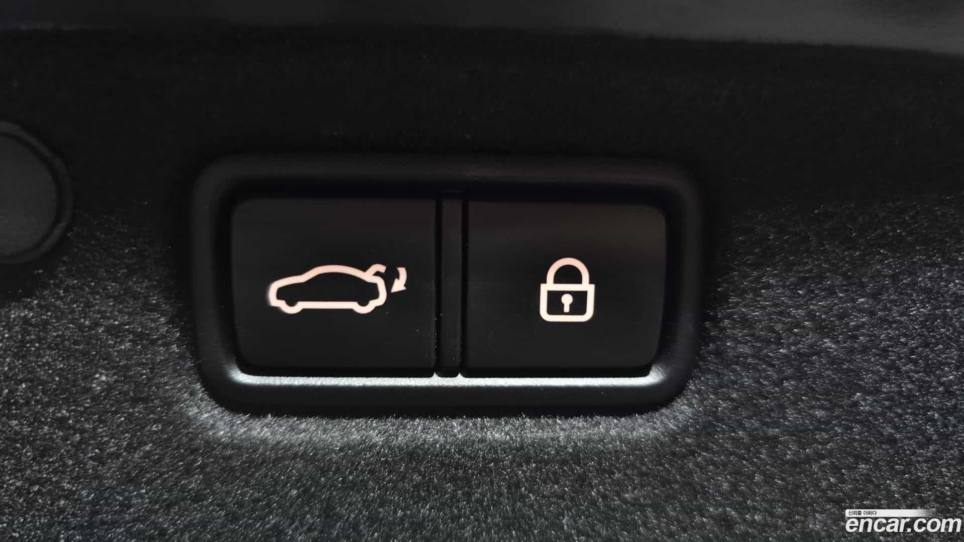 Grandeur Hyundai 2018.1-OPTION-024