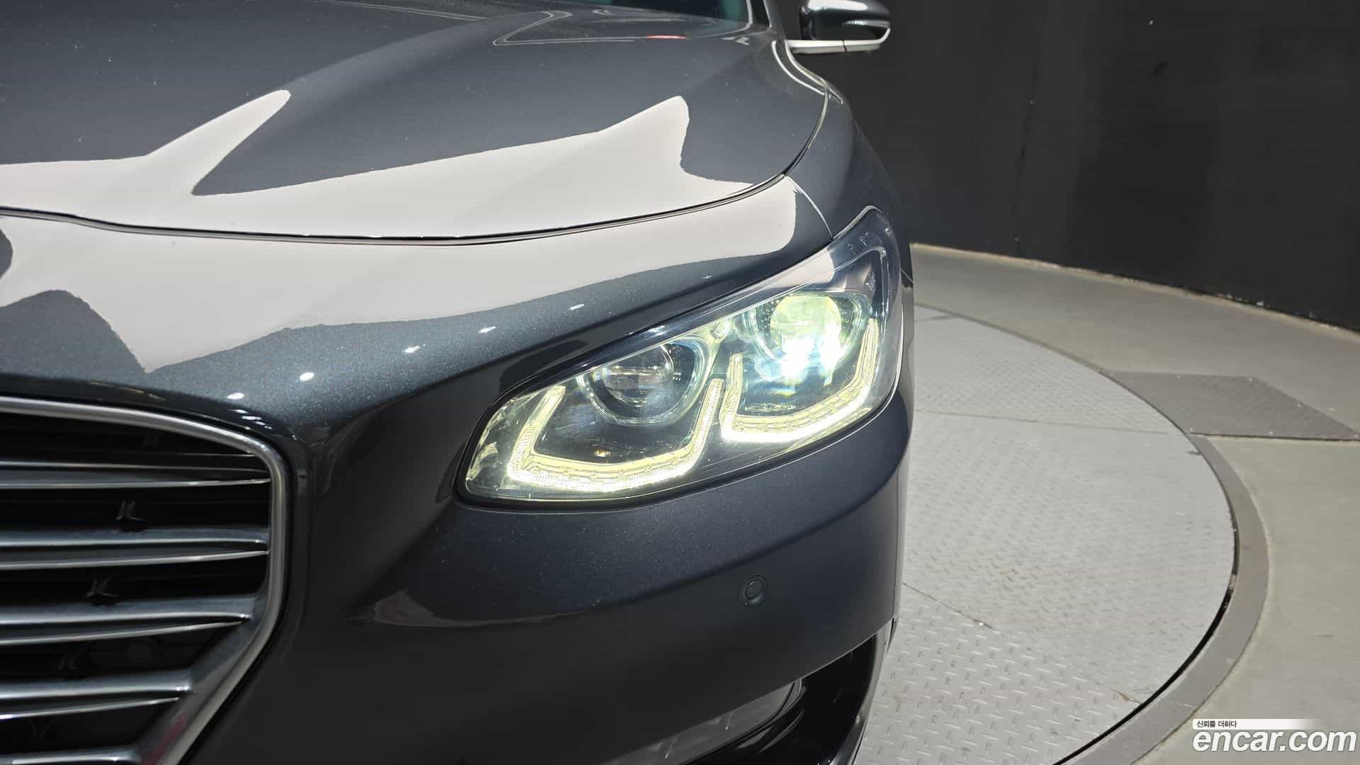 Grandeur Hyundai 2018.1-OUTER-032