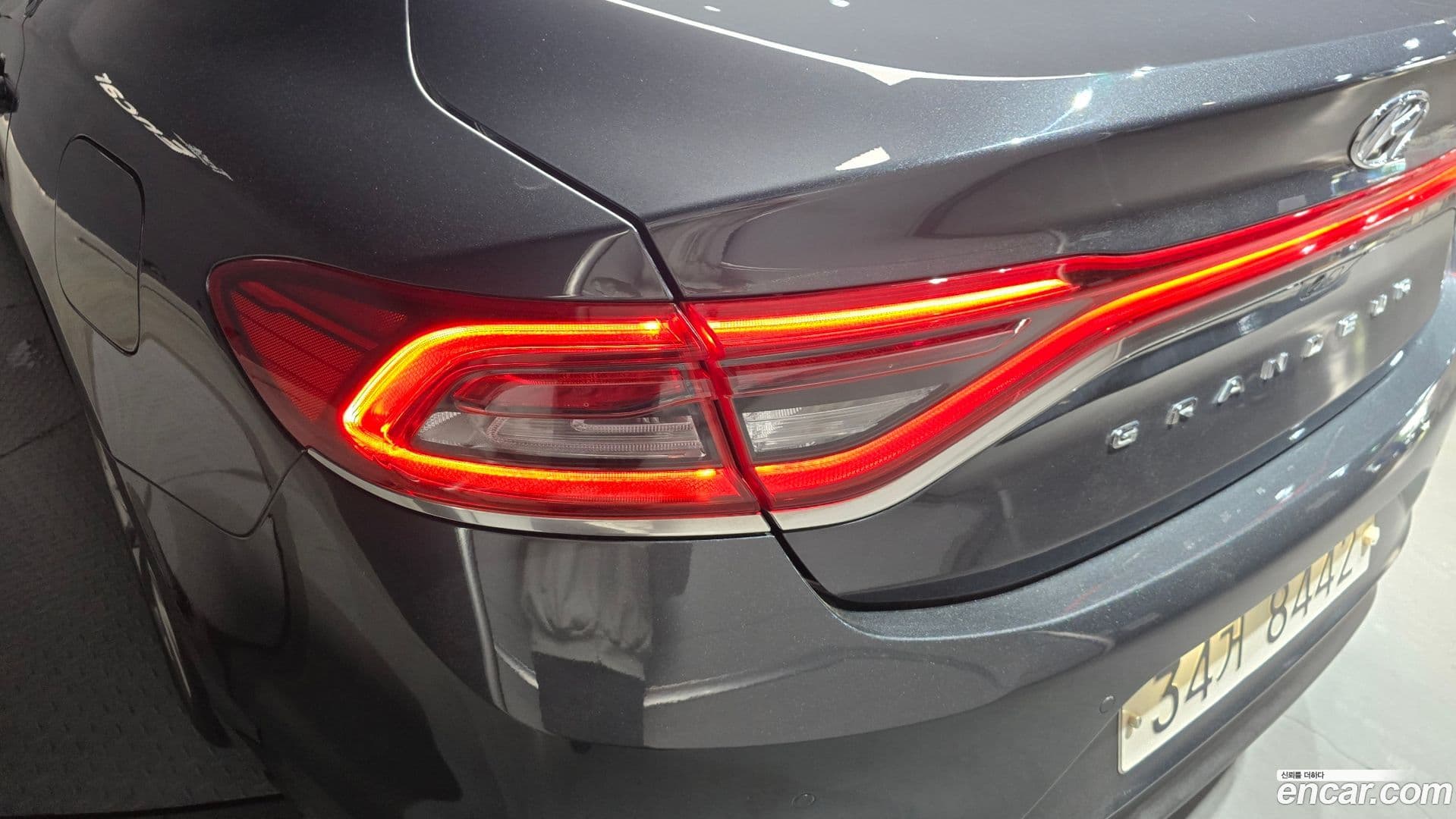 Main__Slider__Photo:Grandeur Hyundai 2018.1-22