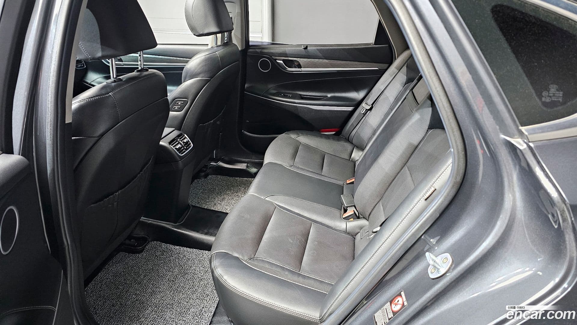 Main__Slider__Photo:Grandeur Hyundai 2018.1-25