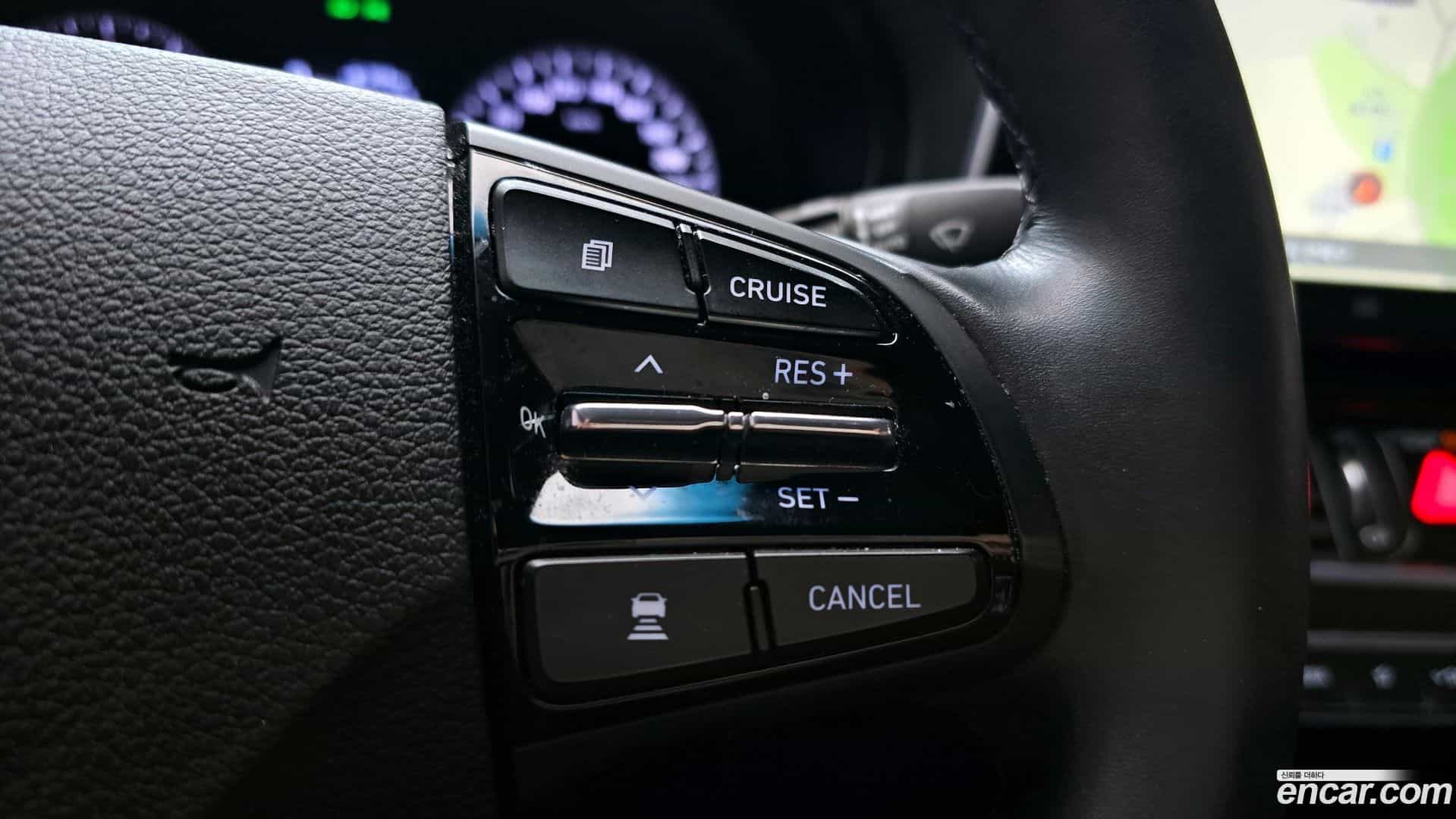 Grandeur Hyundai 2018.1-OPTION-040