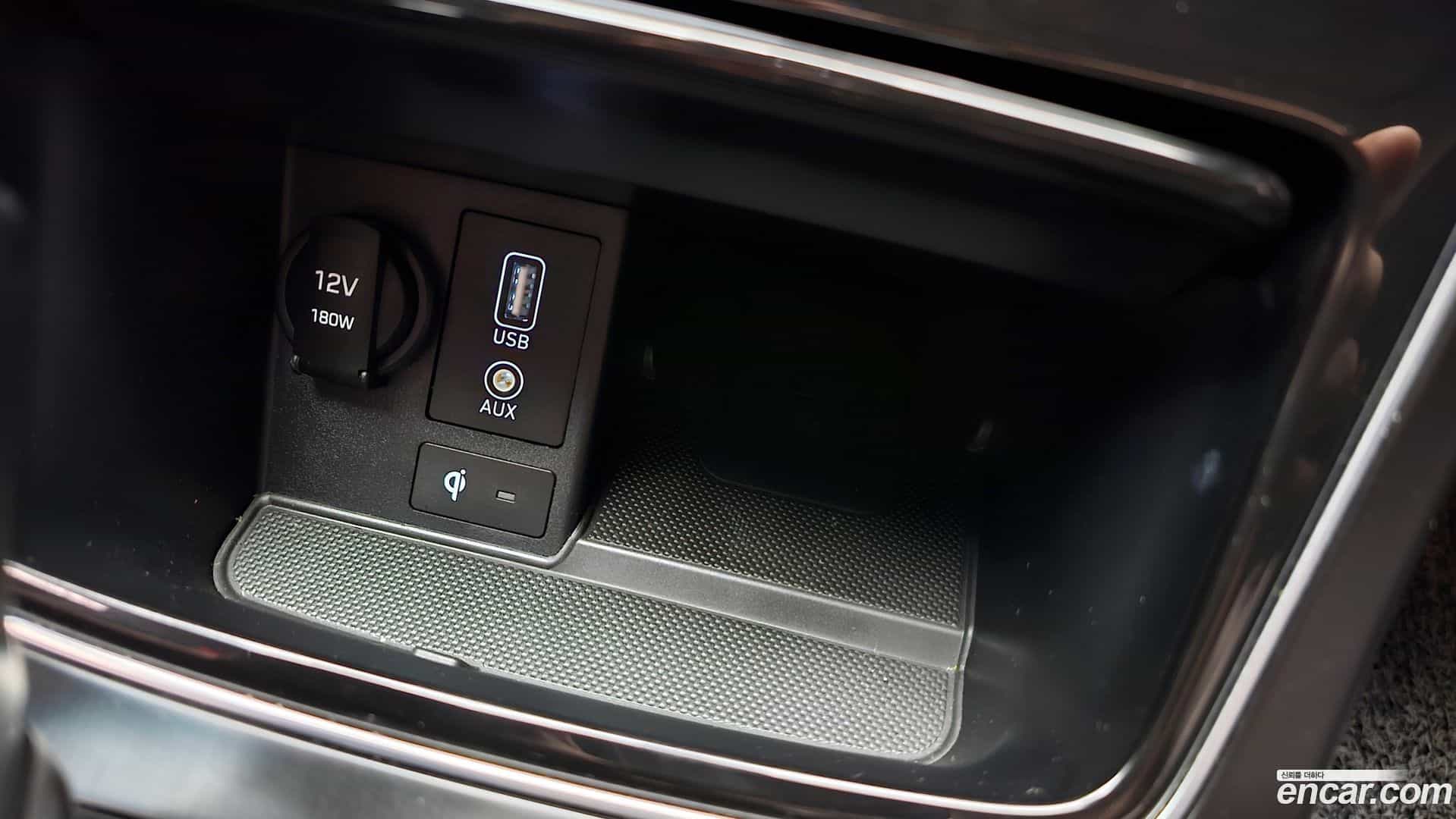 Grandeur Hyundai 2018.1-OPTION-044