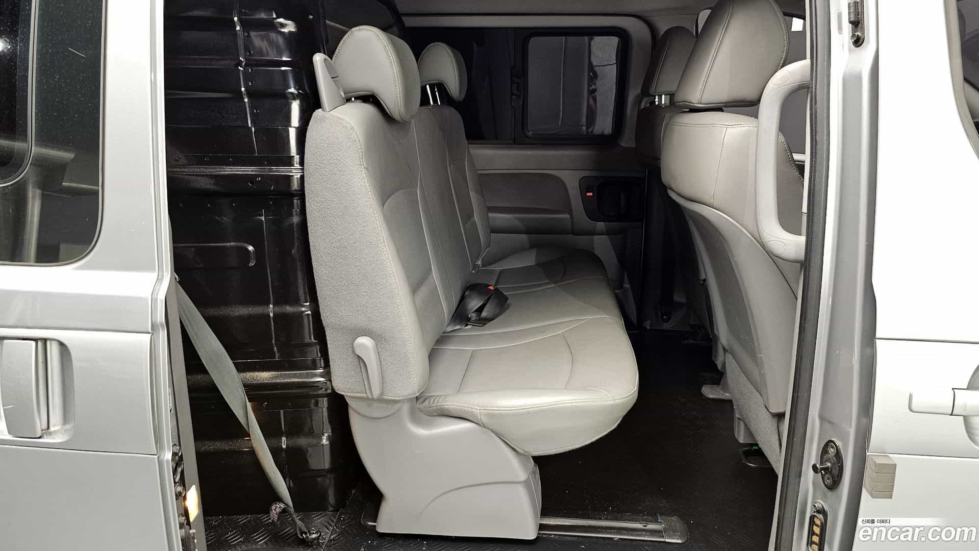 Starex Hyundai 2020.8-OPTION-015