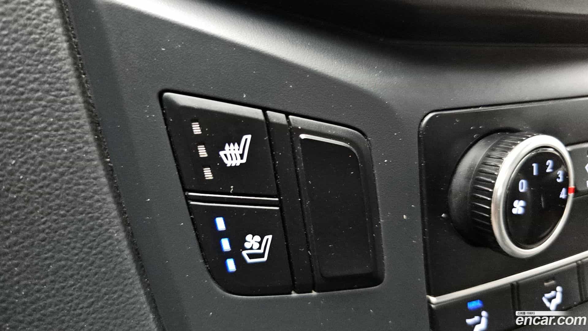 Starex Hyundai 2020.8-OPTION-019