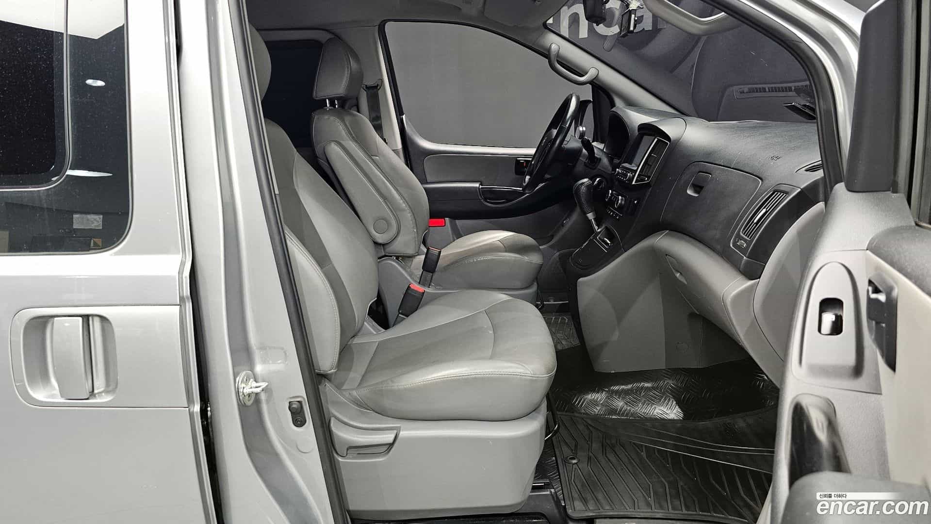 Starex Hyundai 2020.8-INNER-036