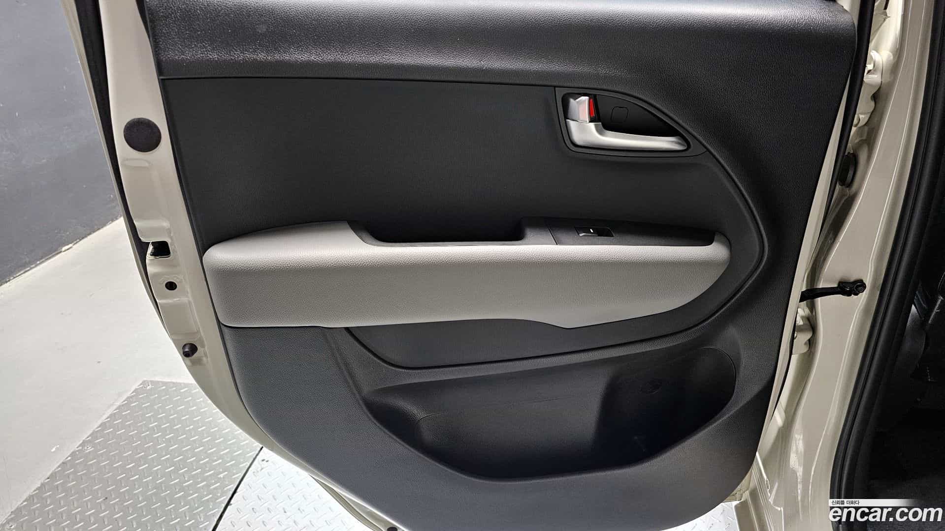 RAY Kia 2024.0-INNER-035