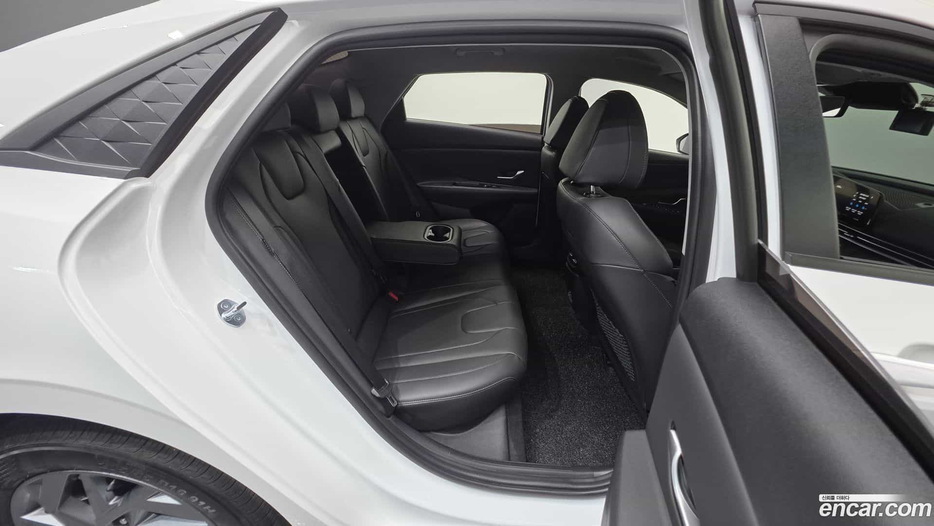 AVANTE Hyundai 2025.9-OPTION-022