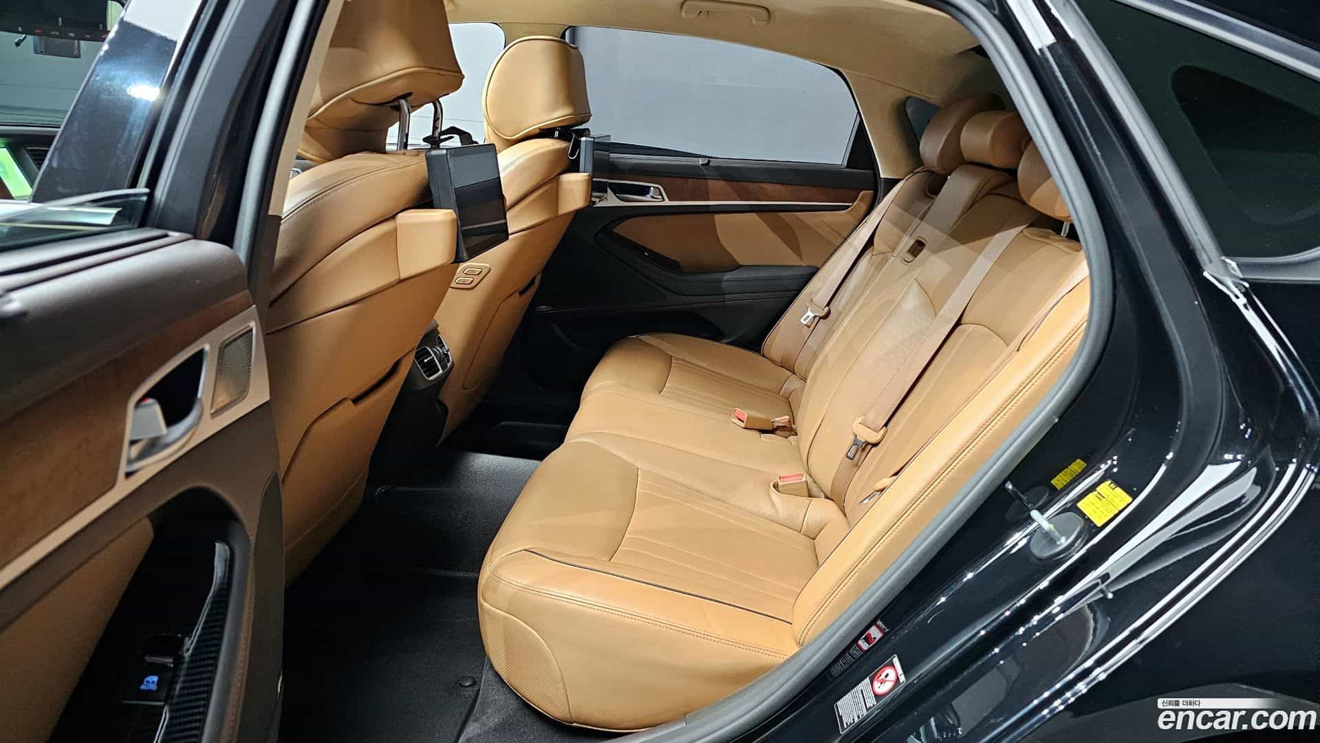 G80 Genesis 2016.11-INNER-036