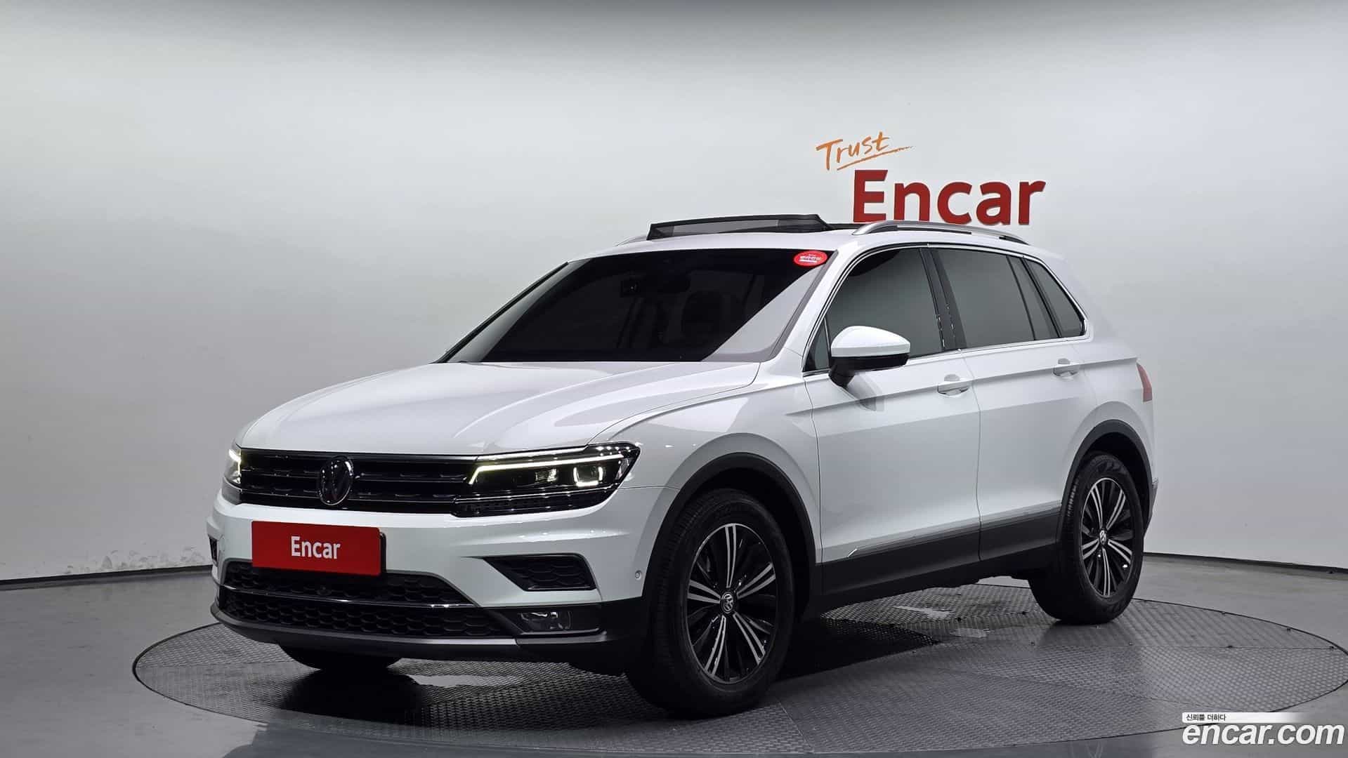 Tiguan Volkswagen 2020.3-OUTER-001