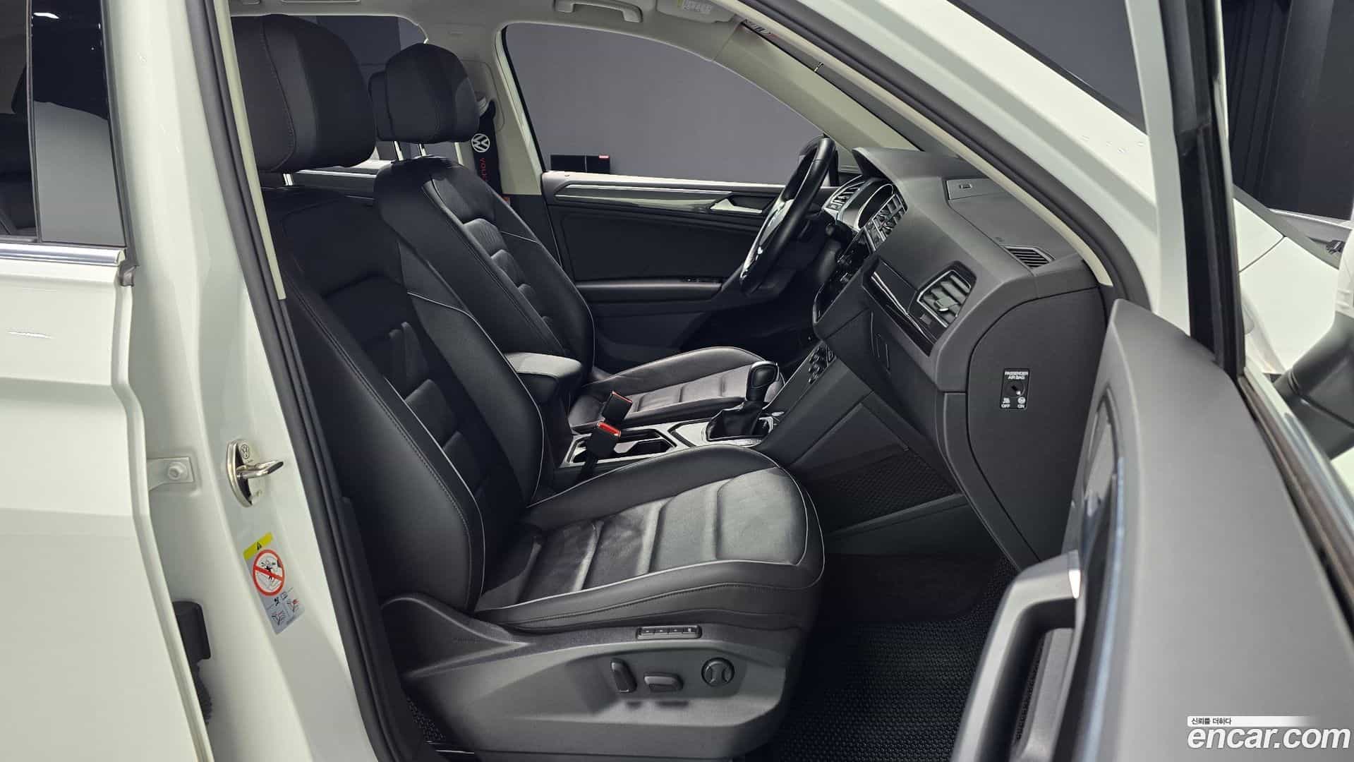 Tiguan Volkswagen 2020.3-INNER-010