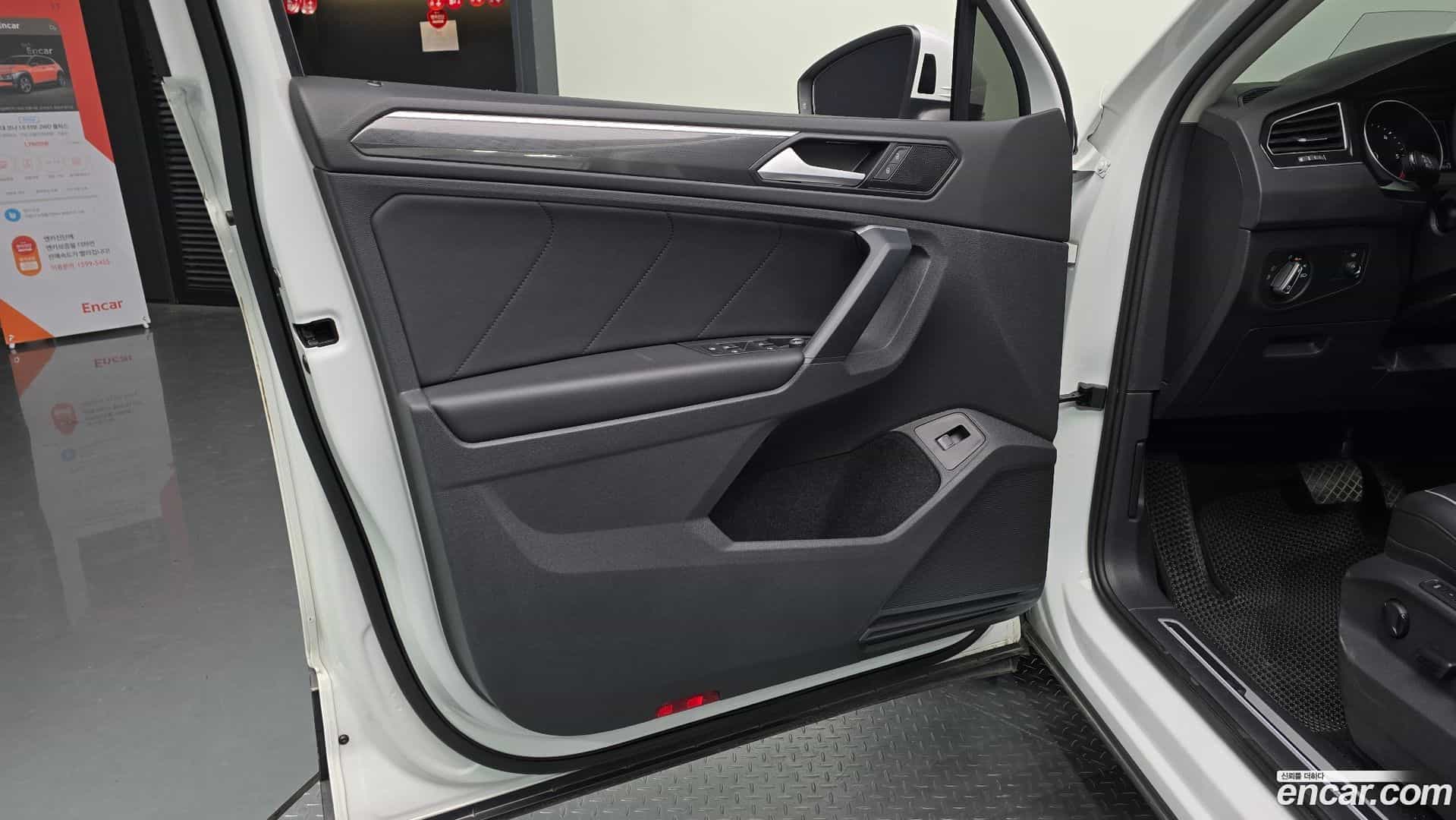 Tiguan Volkswagen 2020.3-INNER-034