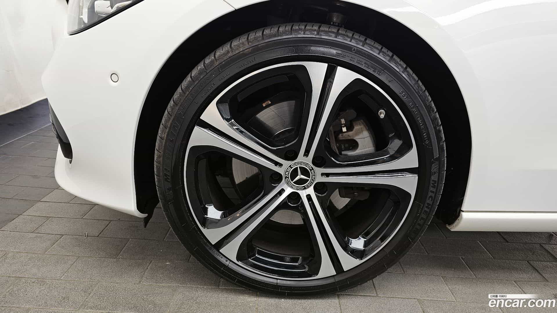 C-Class Mercedes-Benz 2023.9-OUTER-005