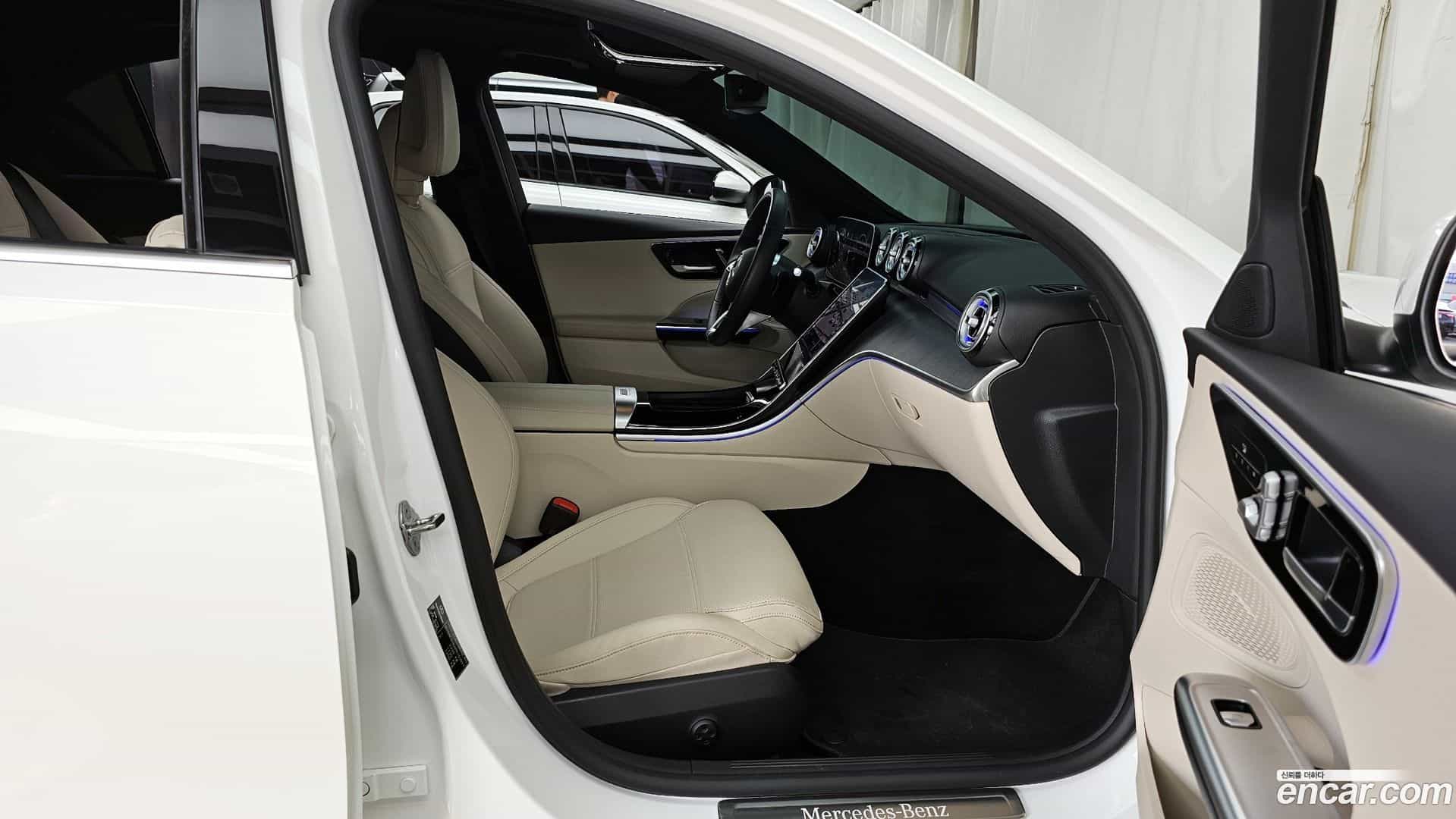 C-Class Mercedes-Benz 2023.9-OPTION-015