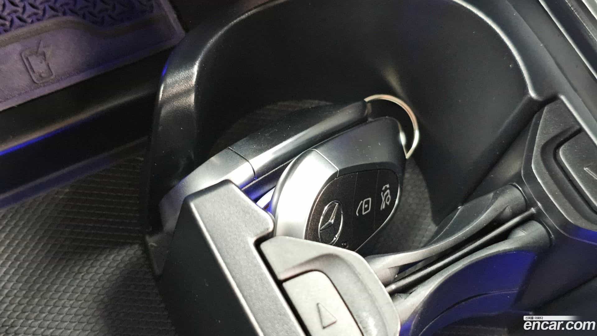C-Class Mercedes-Benz 2023.9-OPTION-040
