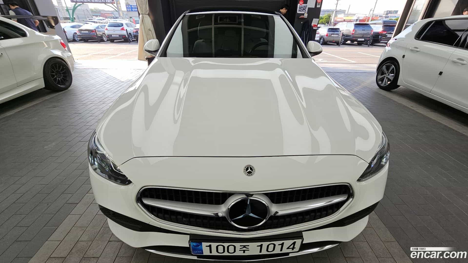 C-Class Mercedes-Benz 2023.9-OPTION-046
