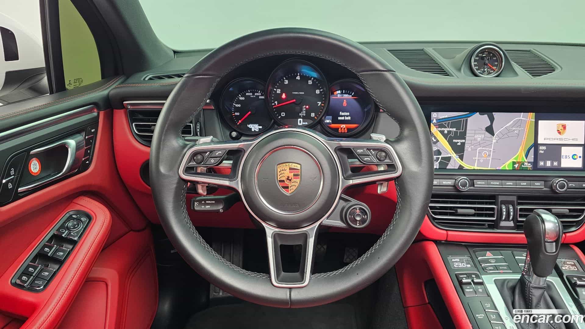 Macan Porsche 2021.8-OPTION-017