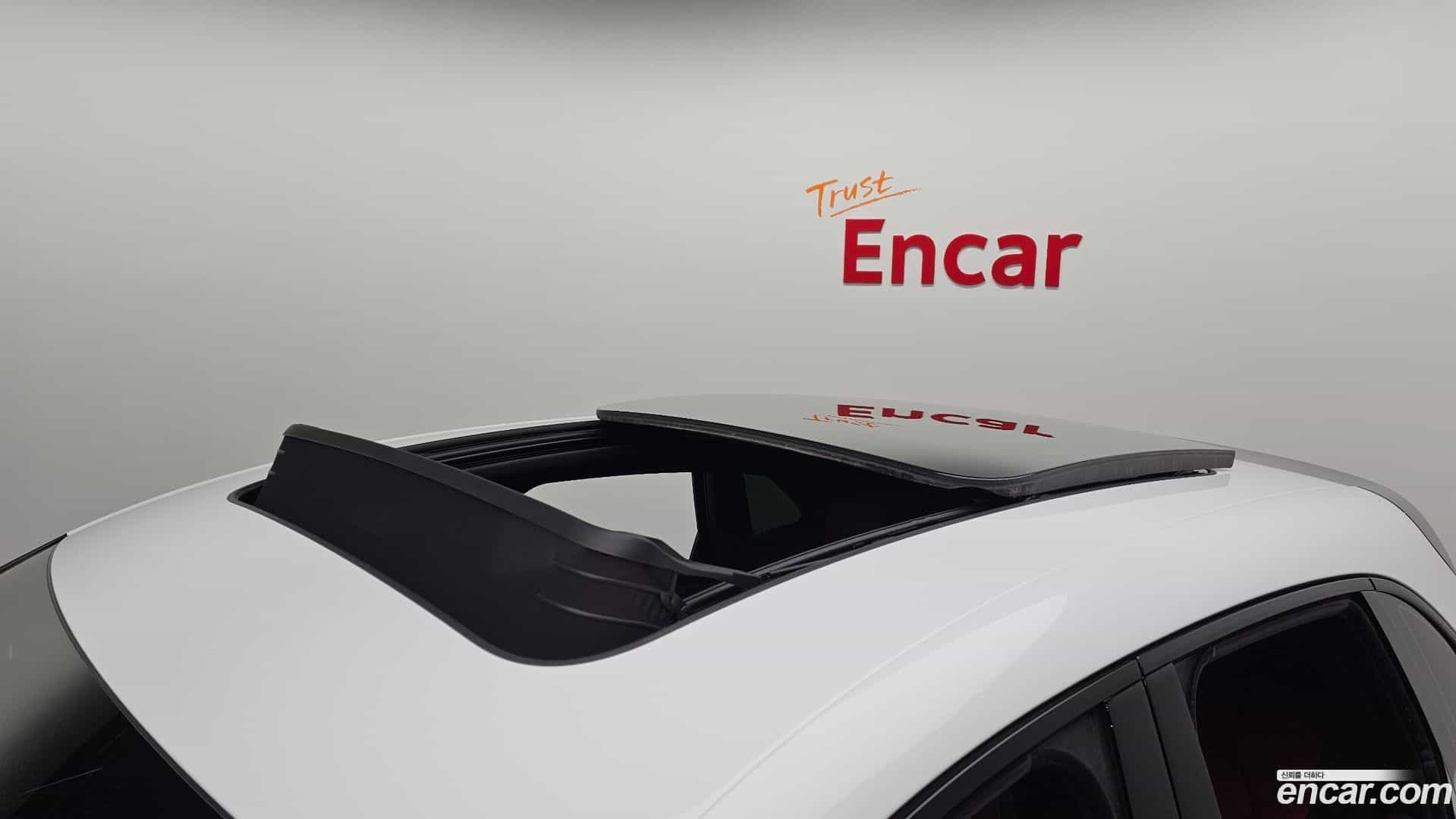 Macan Porsche 2021.8-OPTION-023