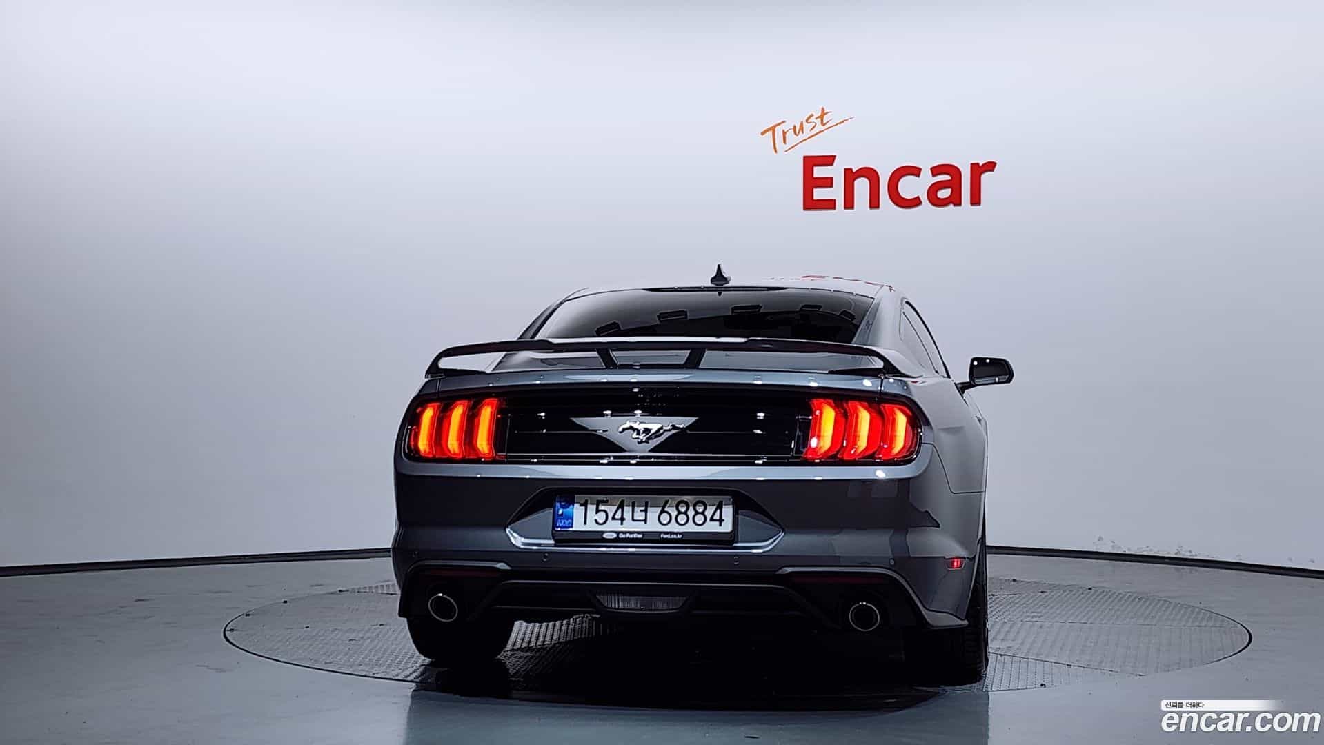 Mustang Ford 2021.11-OUTER-004