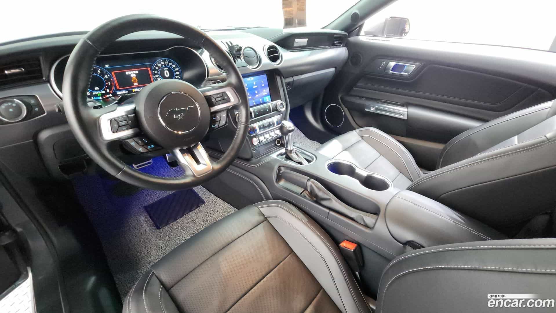 Mustang Ford 2021.11-INNER-007