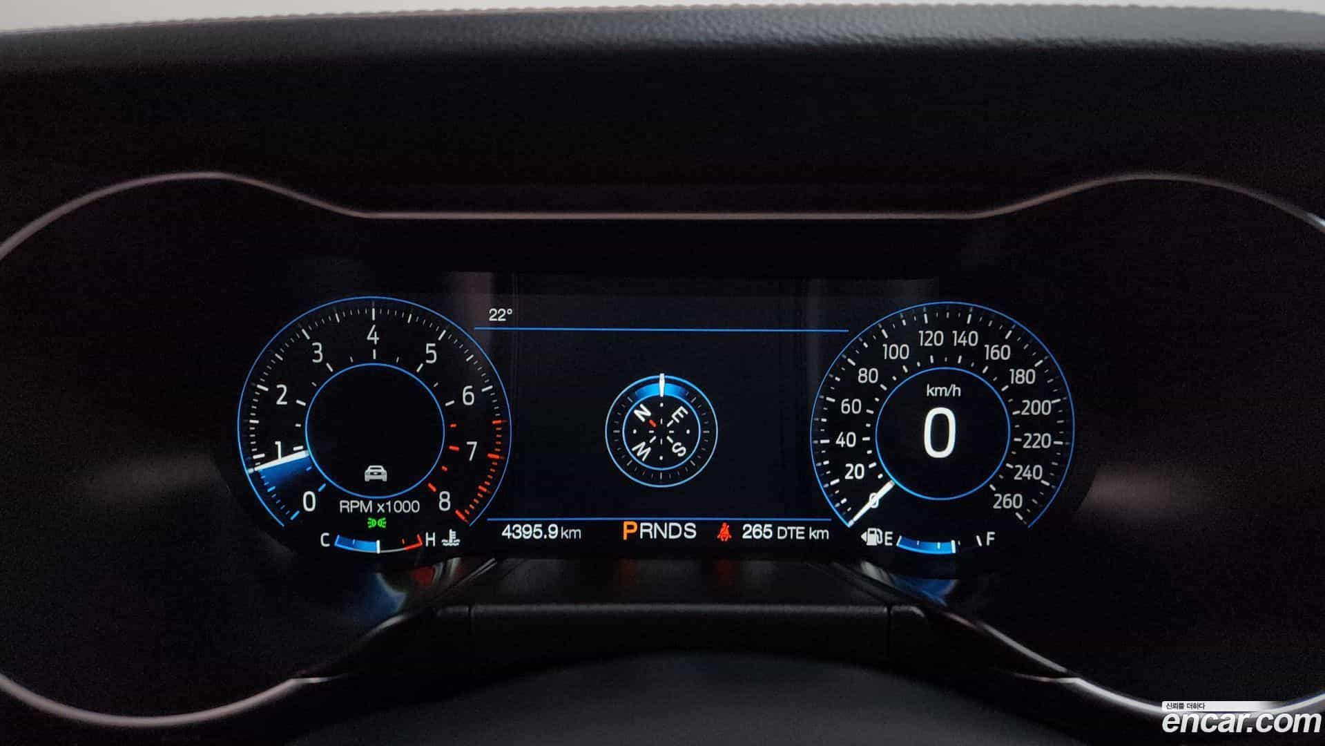 Mustang Ford 2021.11-INNER-008