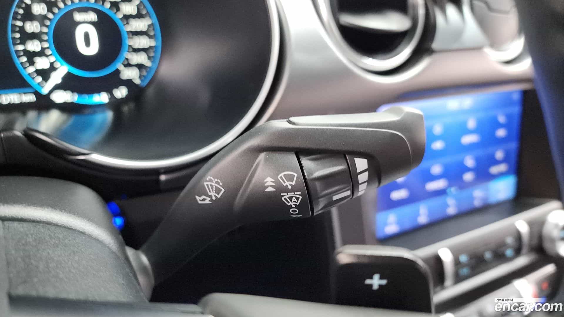 Mustang Ford 2021.11-OPTION-023