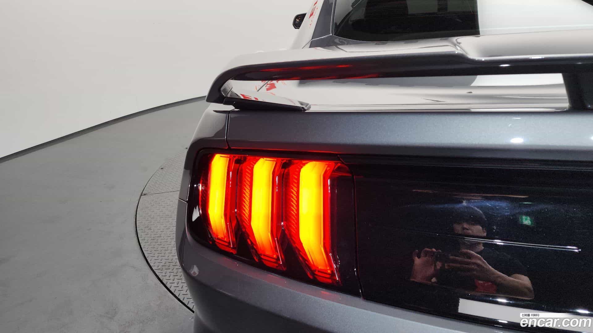 Mustang Ford 2021.11-OUTER-033