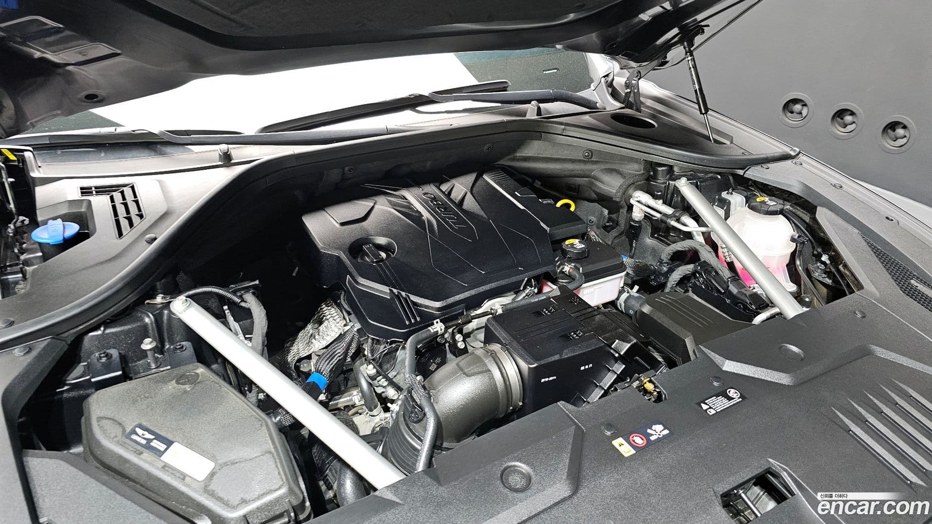 Main__Slider__Photo:GV70 Genesis 2022.6-5