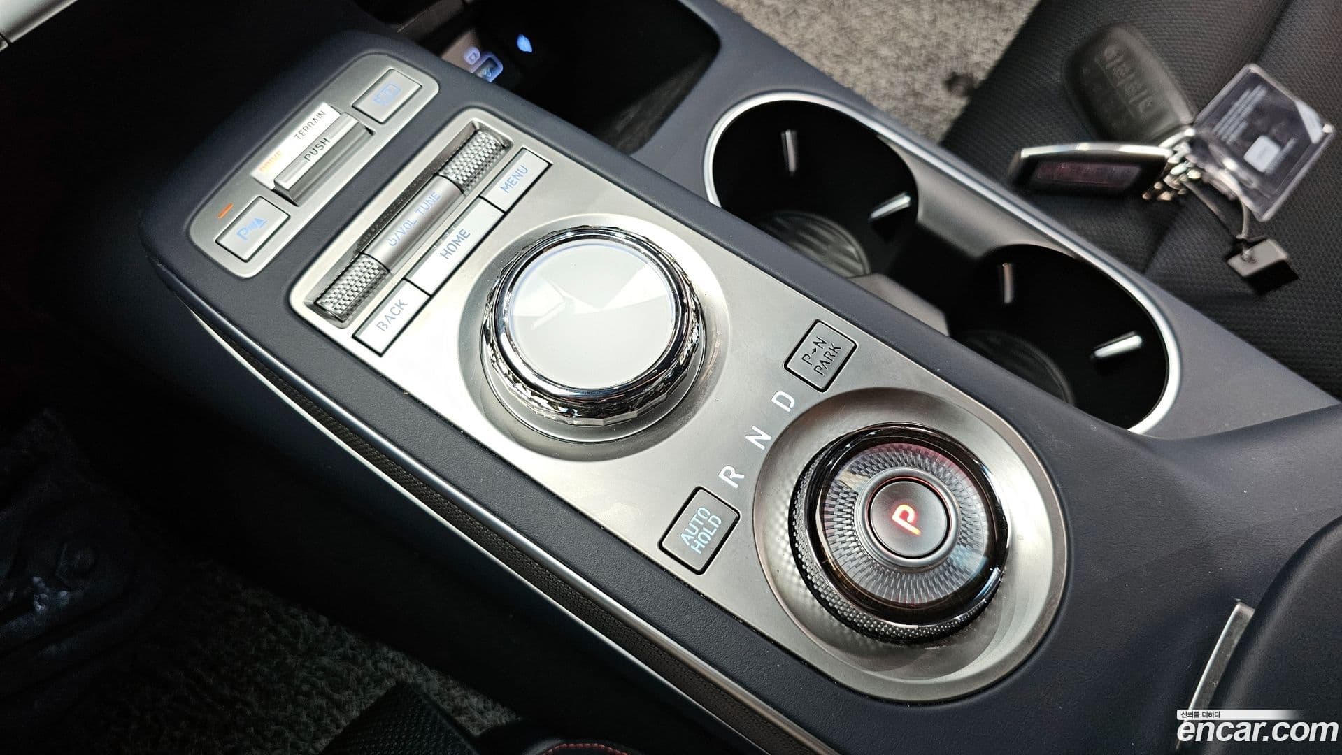 Main__Slider__Photo:GV70 Genesis 2022.6-8