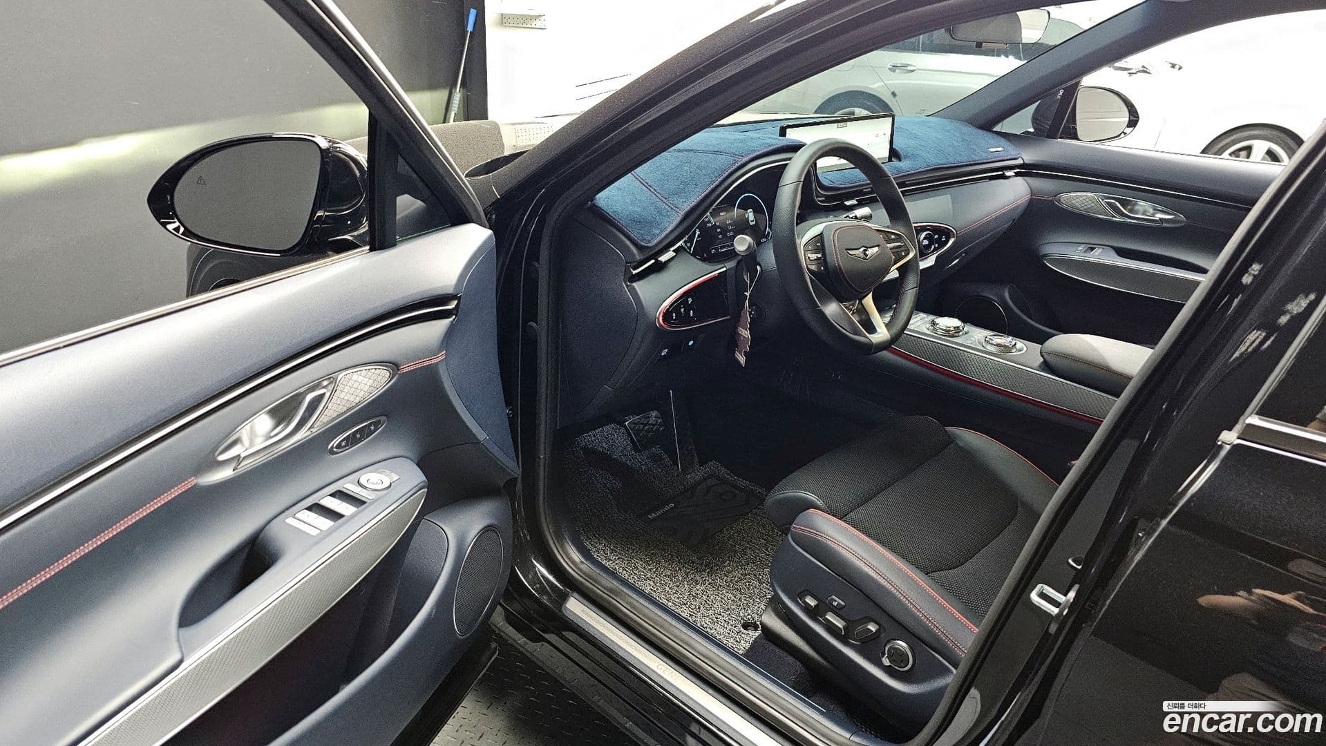 Main__Slider__Photo:GV70 Genesis 2022.6-9