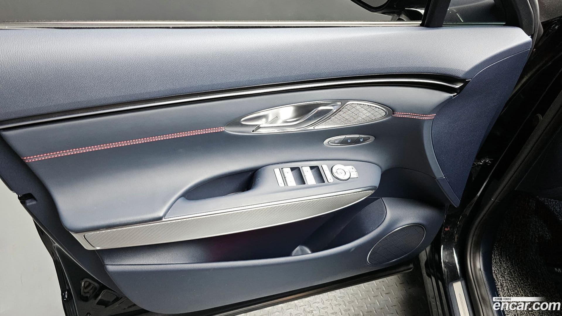 Main__Slider__Photo:GV70 Genesis 2022.6-23