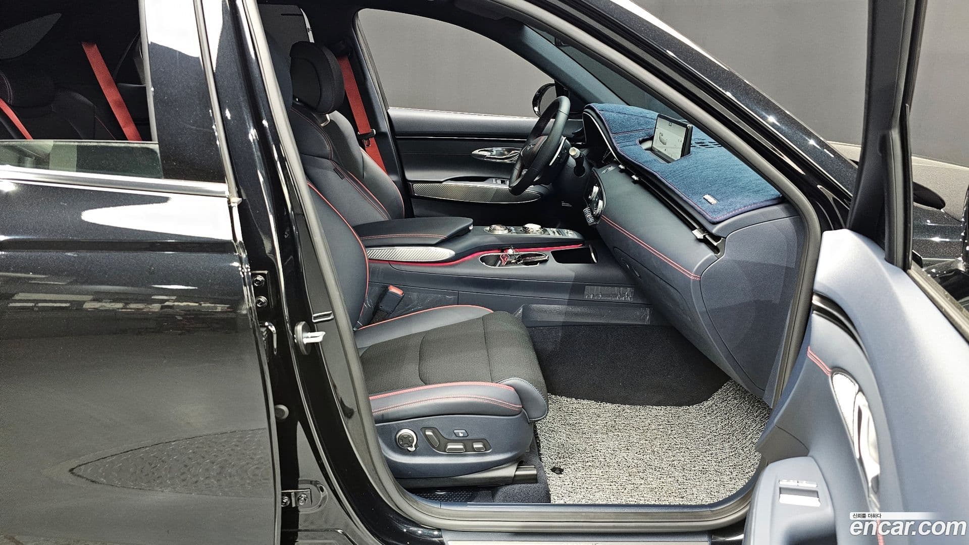 Main__Slider__Photo:GV70 Genesis 2022.6-25