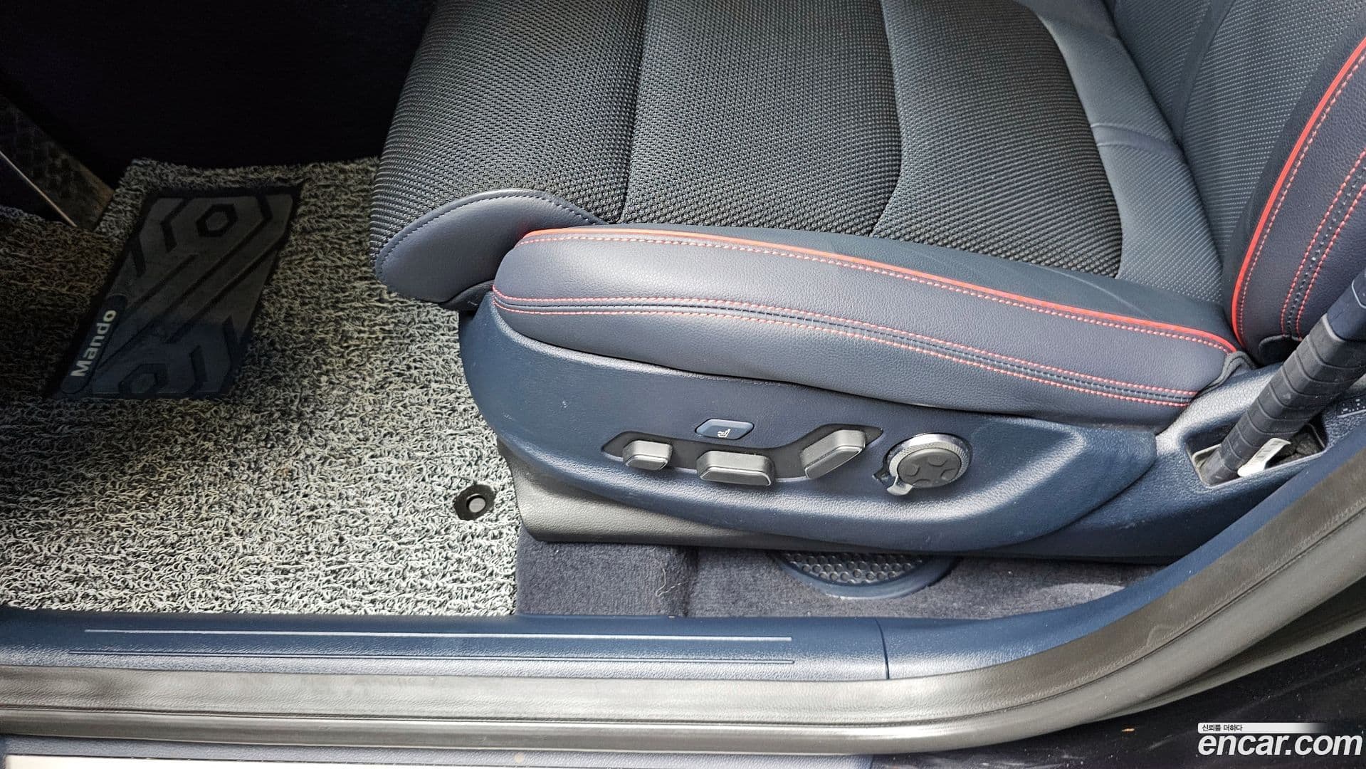 Main__Slider__Photo:GV70 Genesis 2022.6-30