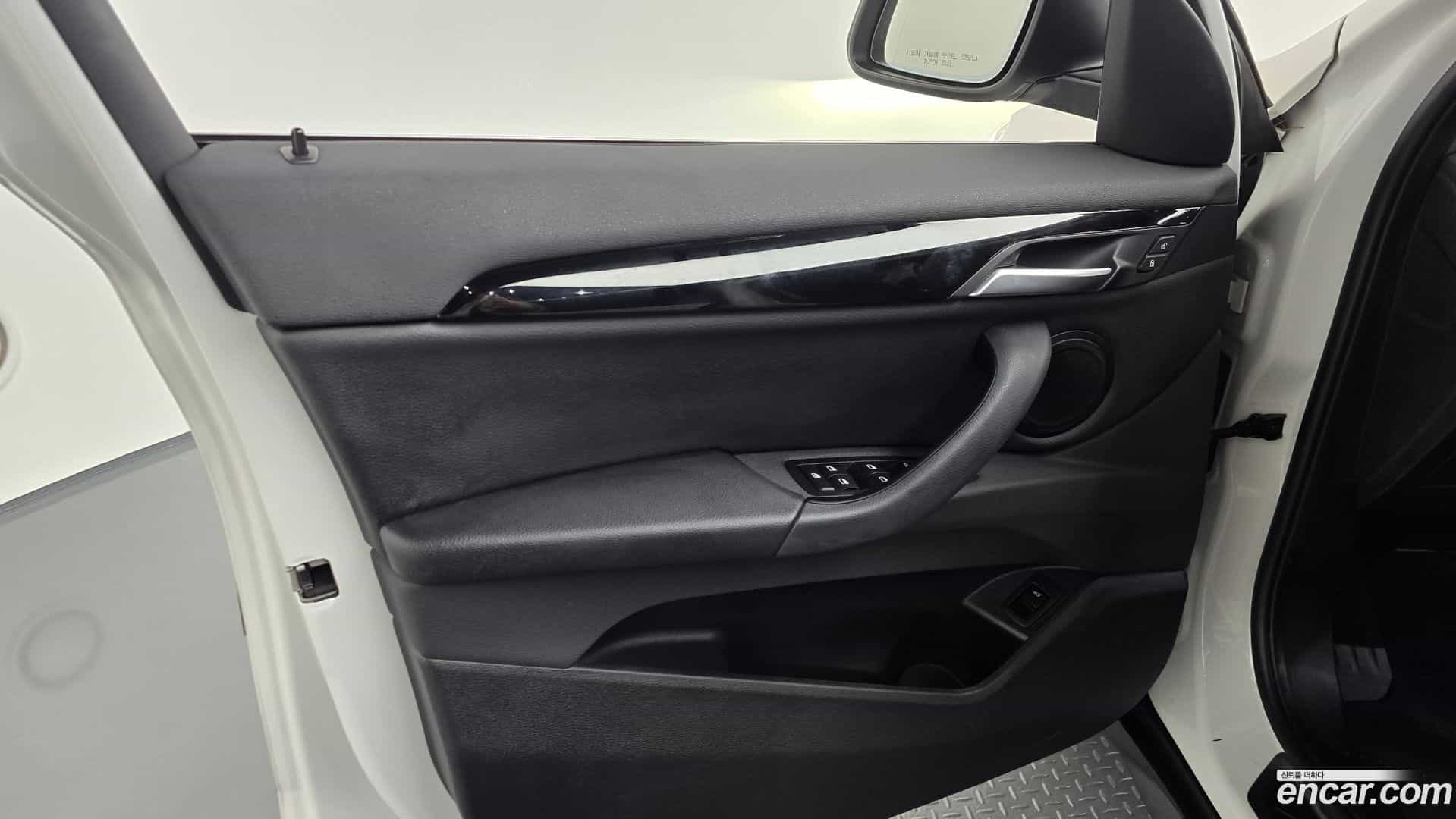 X1 BMW 2017.6-INNER-034