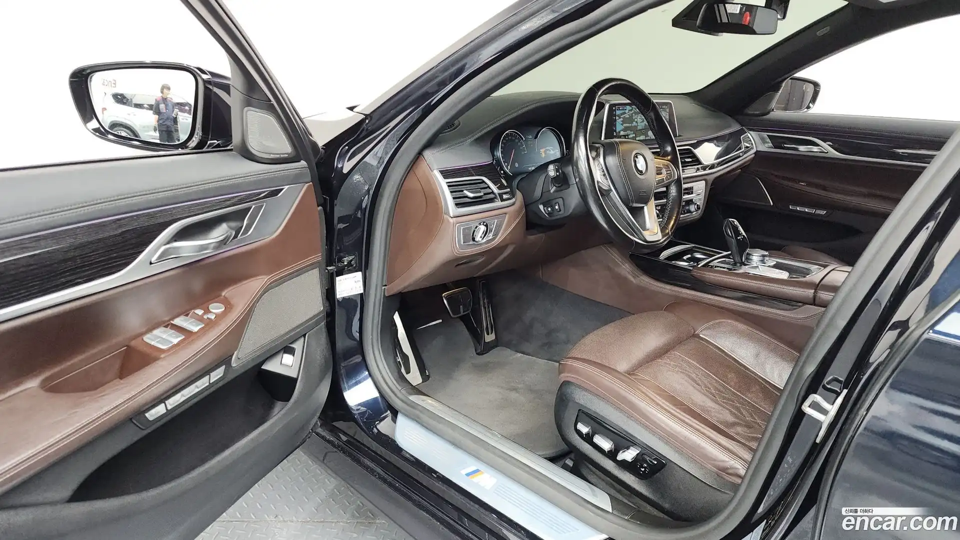 7-Series BMW 2017.8-INNER-010