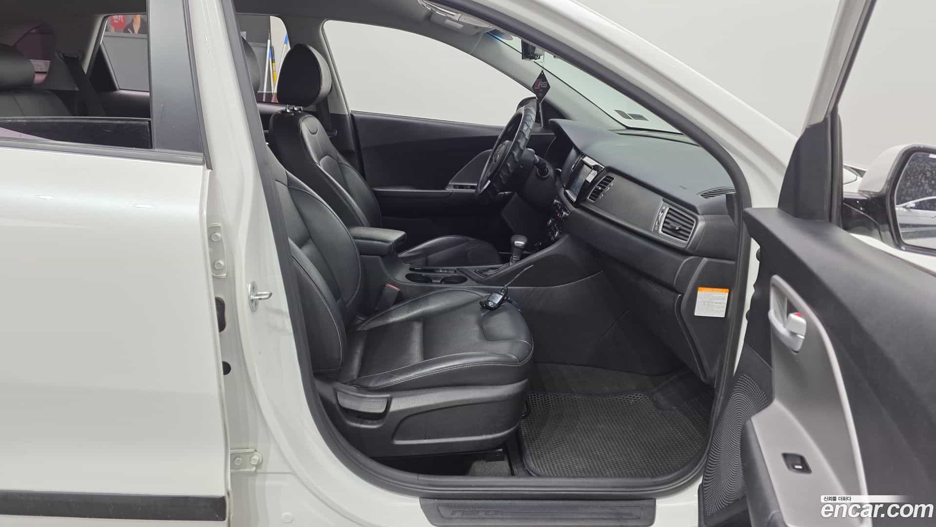 Niro Kia 2016.5-INNER-036