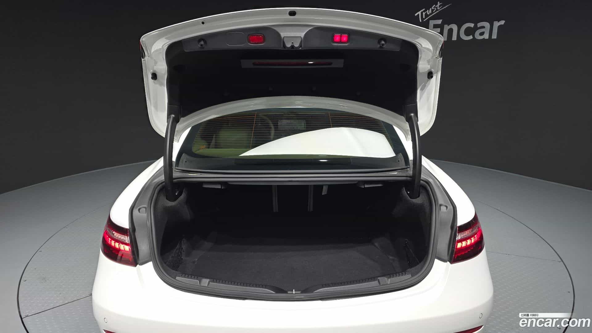 E-Class Mercedes-Benz 2021.3-OPTION-024