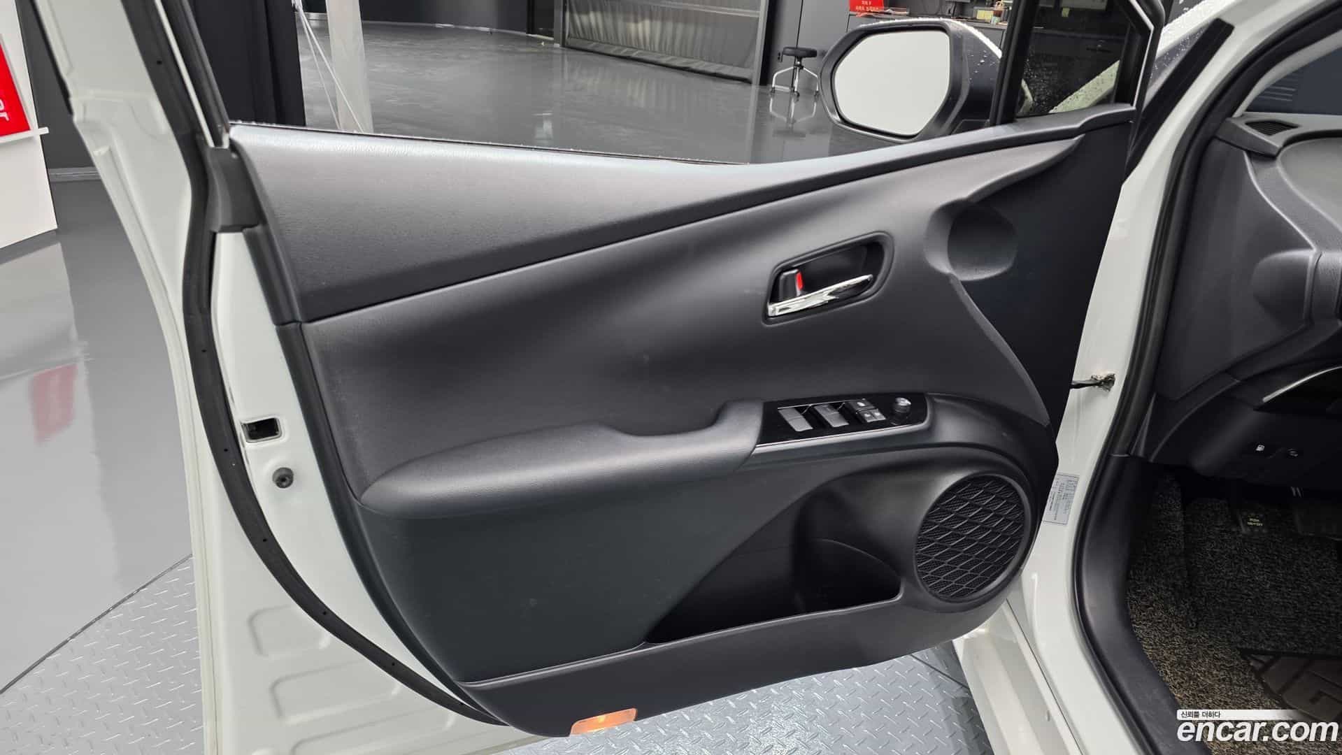 Prius Toyota 2021.7-INNER-034