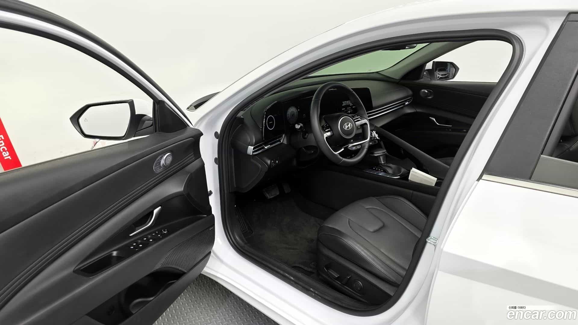AVANTE Hyundai 2024.6-INNER-010