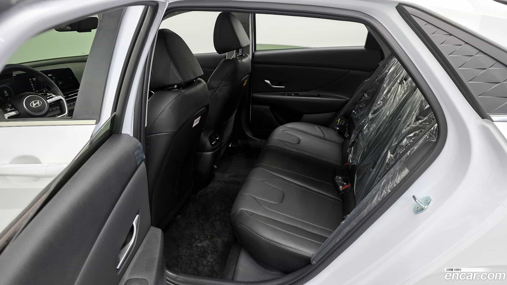 AVANTE Hyundai 2024.6-OPTION-016