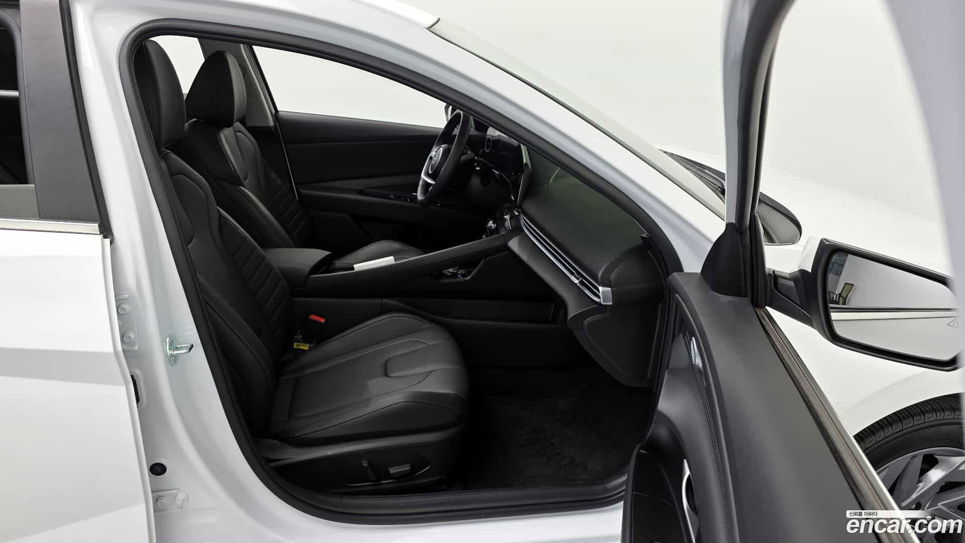 AVANTE Hyundai 2024.6-INNER-036