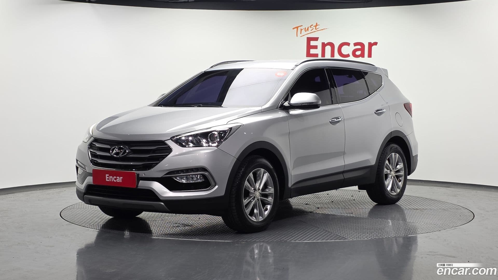 Main__Slider__Photo:Santafe Hyundai 2017.8-0