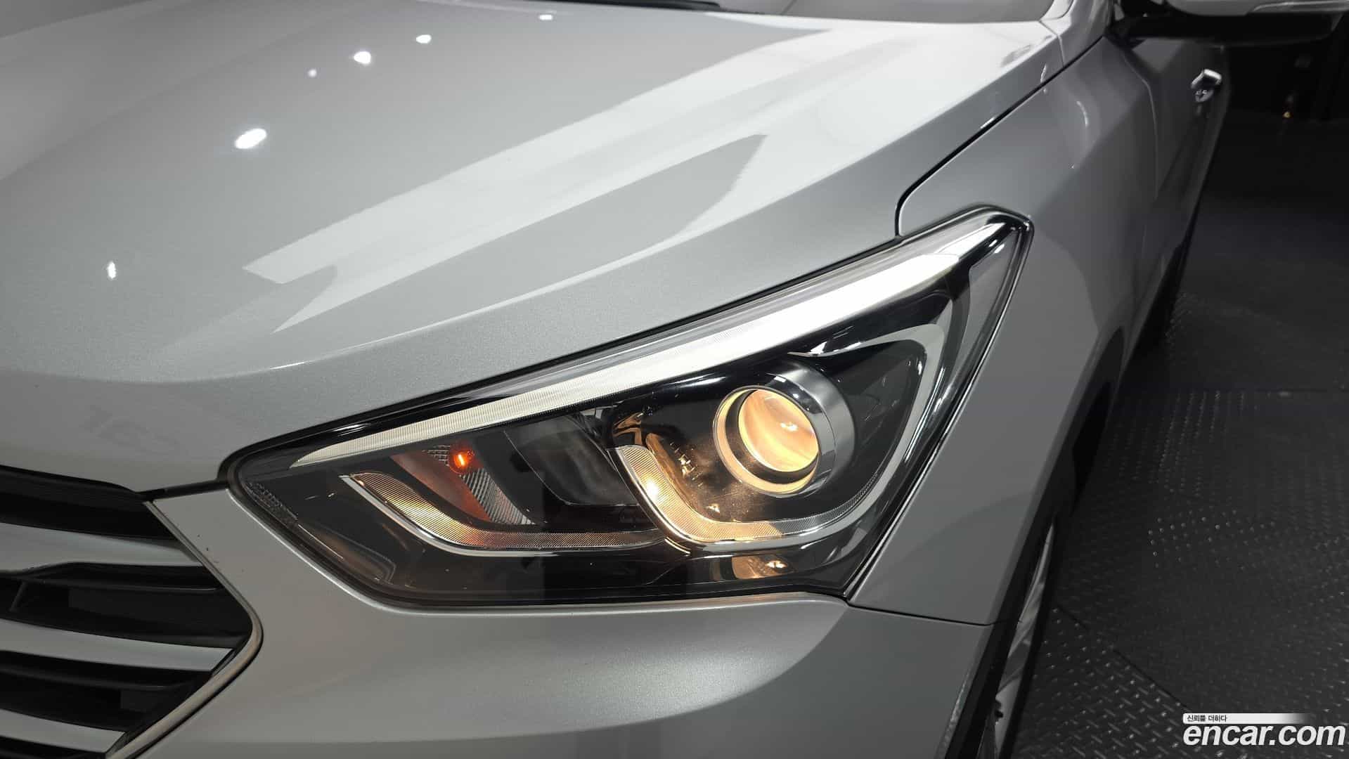Santafe Hyundai 2017.8-OUTER-032