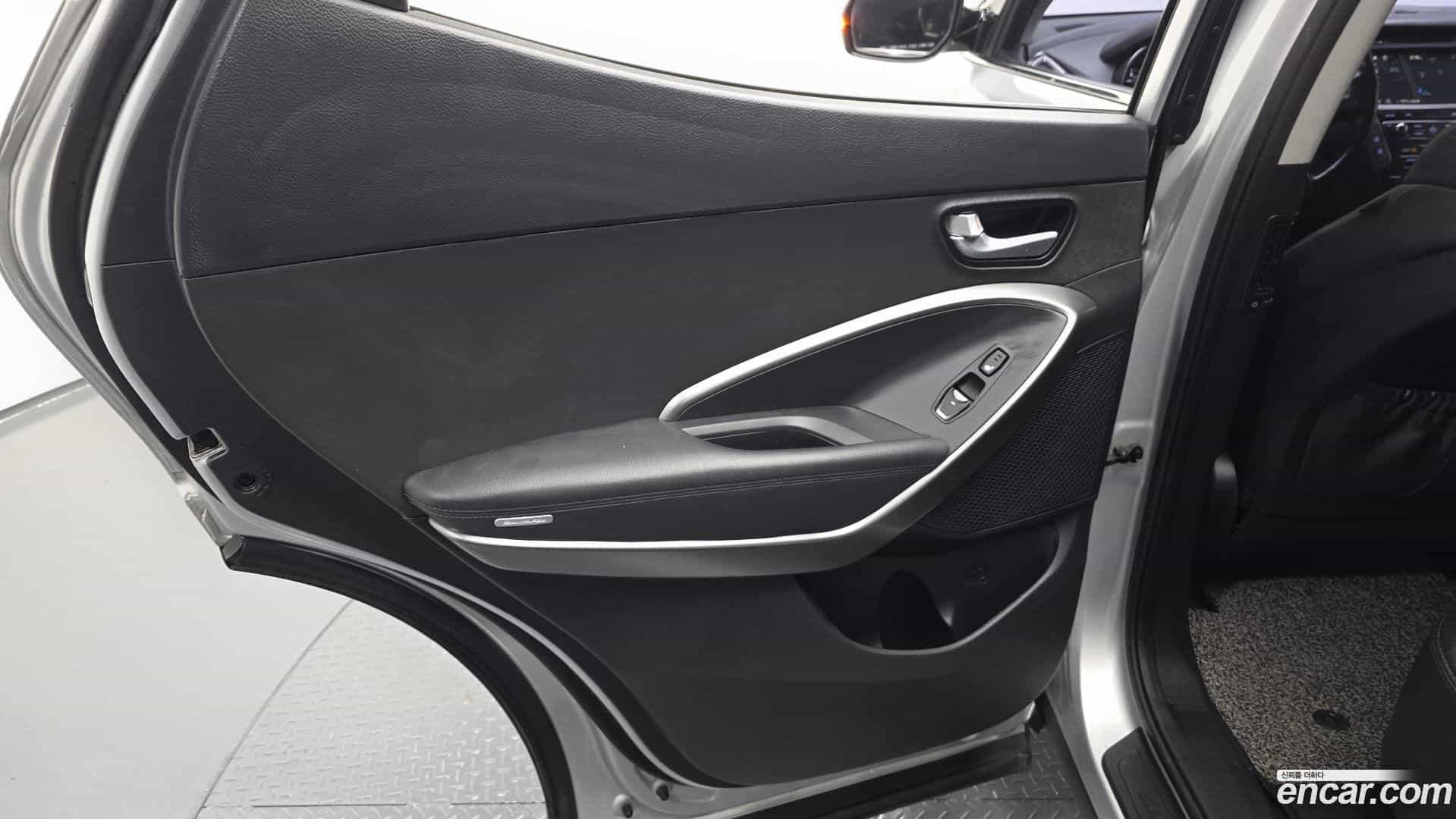 Santafe Hyundai 2017.8-INNER-035
