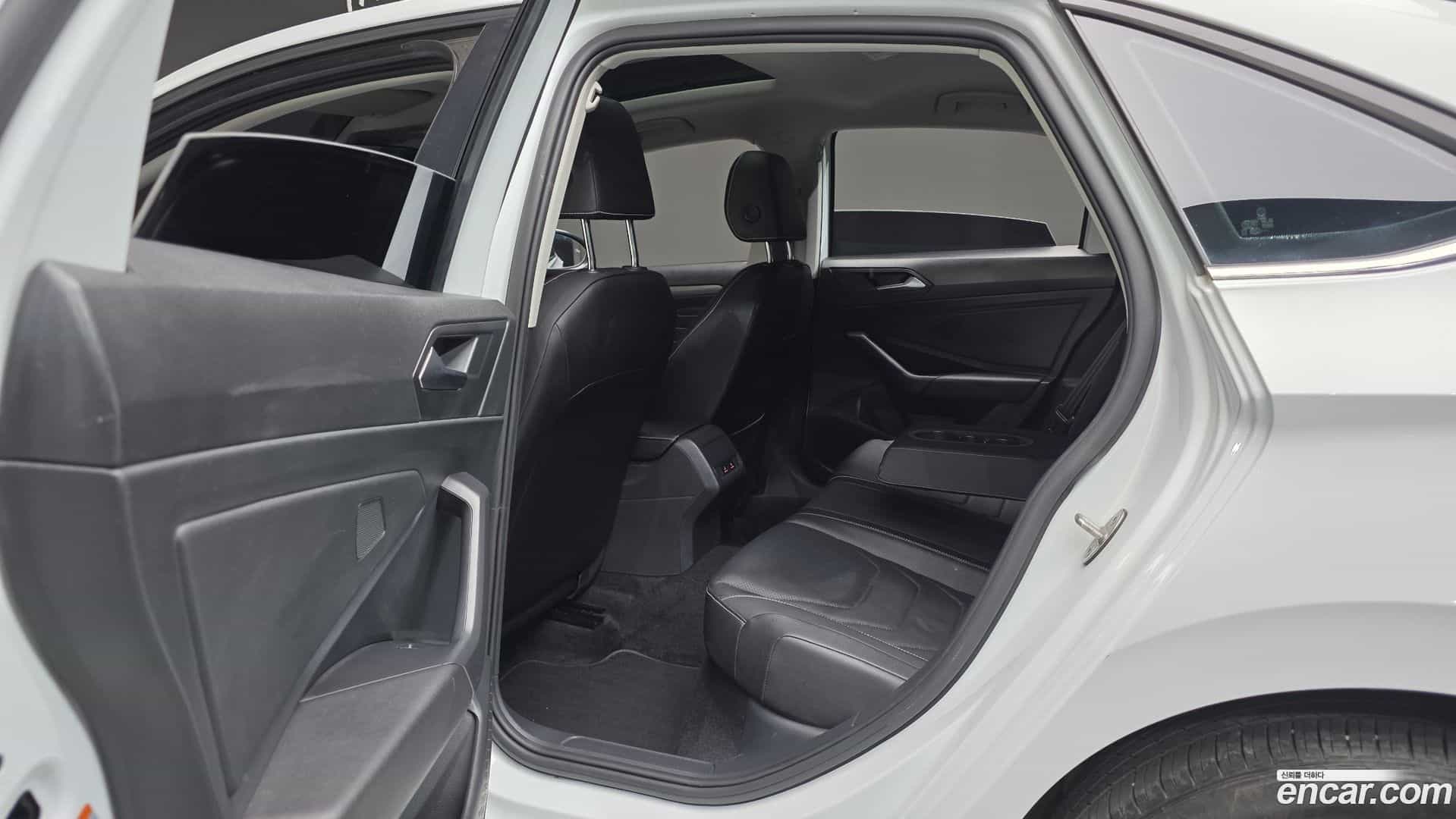Jetta Volkswagen 2022.10-OPTION-044